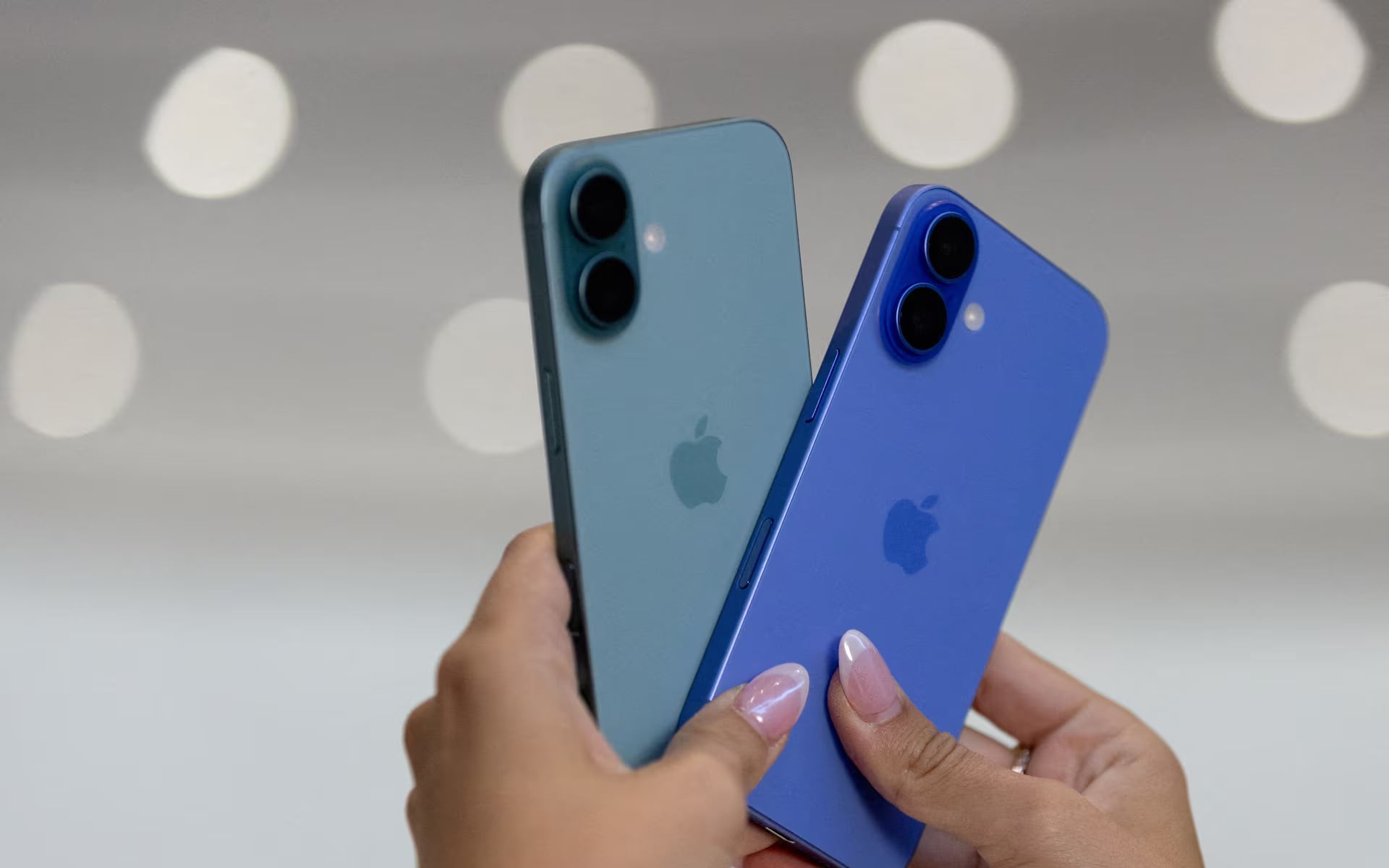 Apple expands technical training for supply chain workers in Vietnam- Ảnh 2.