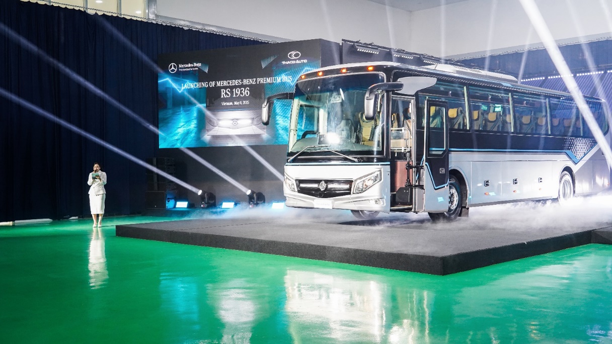 xe bus Mercedes-Benz - Ảnh 2.
