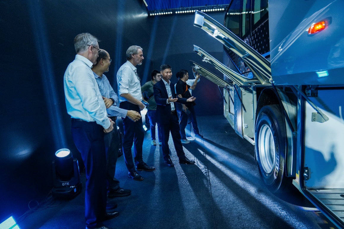 xe bus Mercedes-Benz - Ảnh 4.