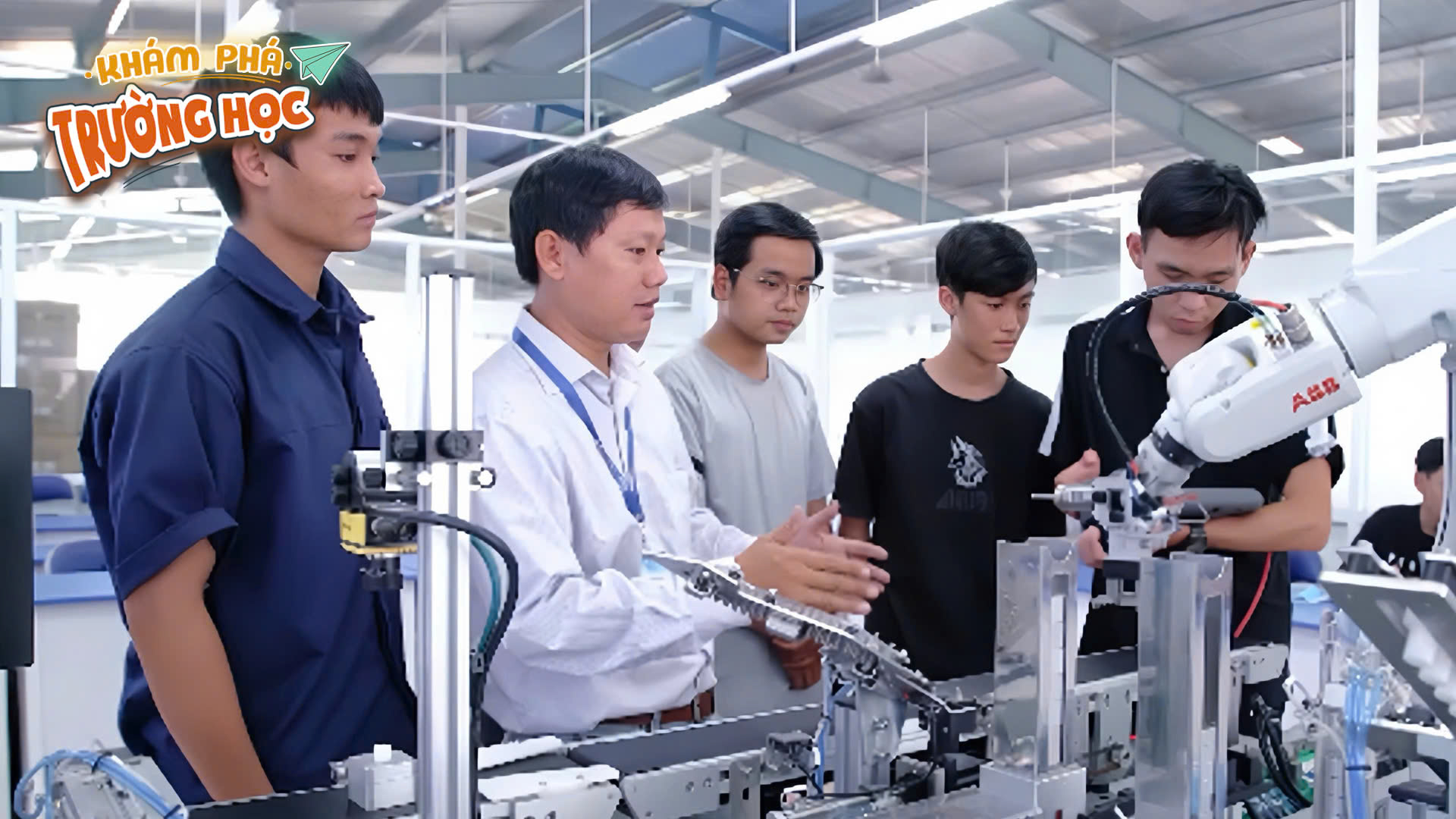 khám phá trường học - Ảnh 2.