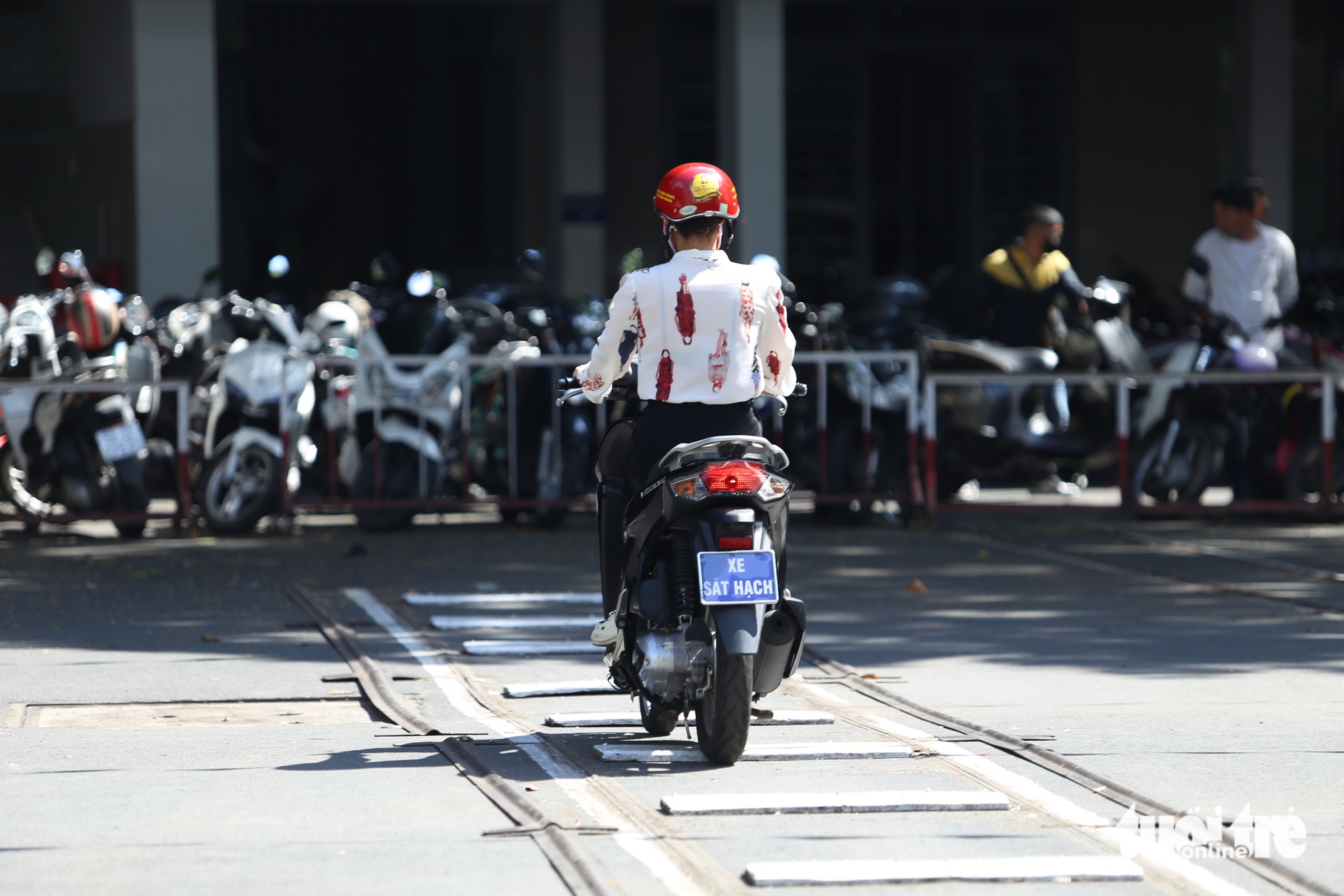 thi sát hạch lái xe - Ảnh 9.