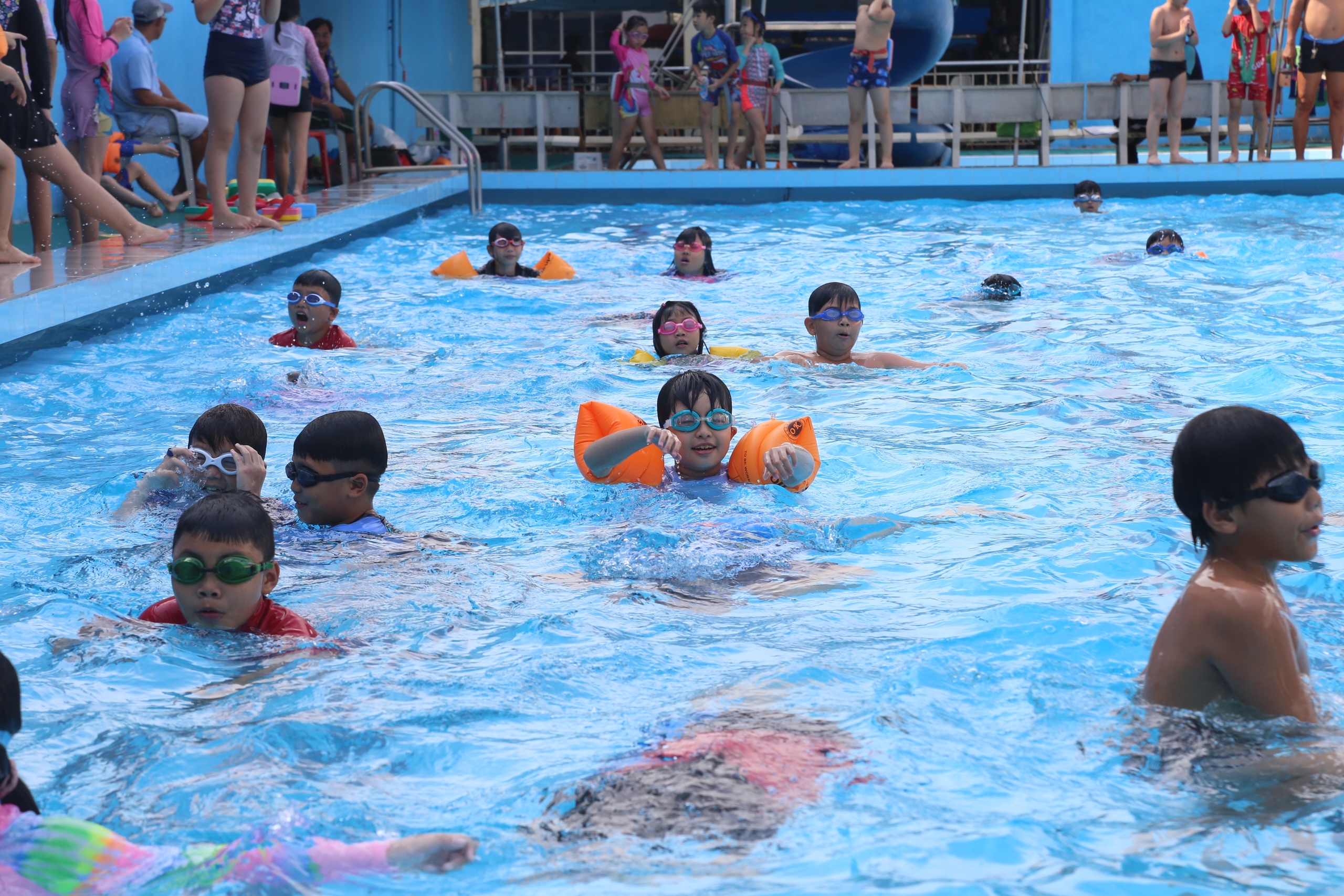 học bơi - Ảnh 1.