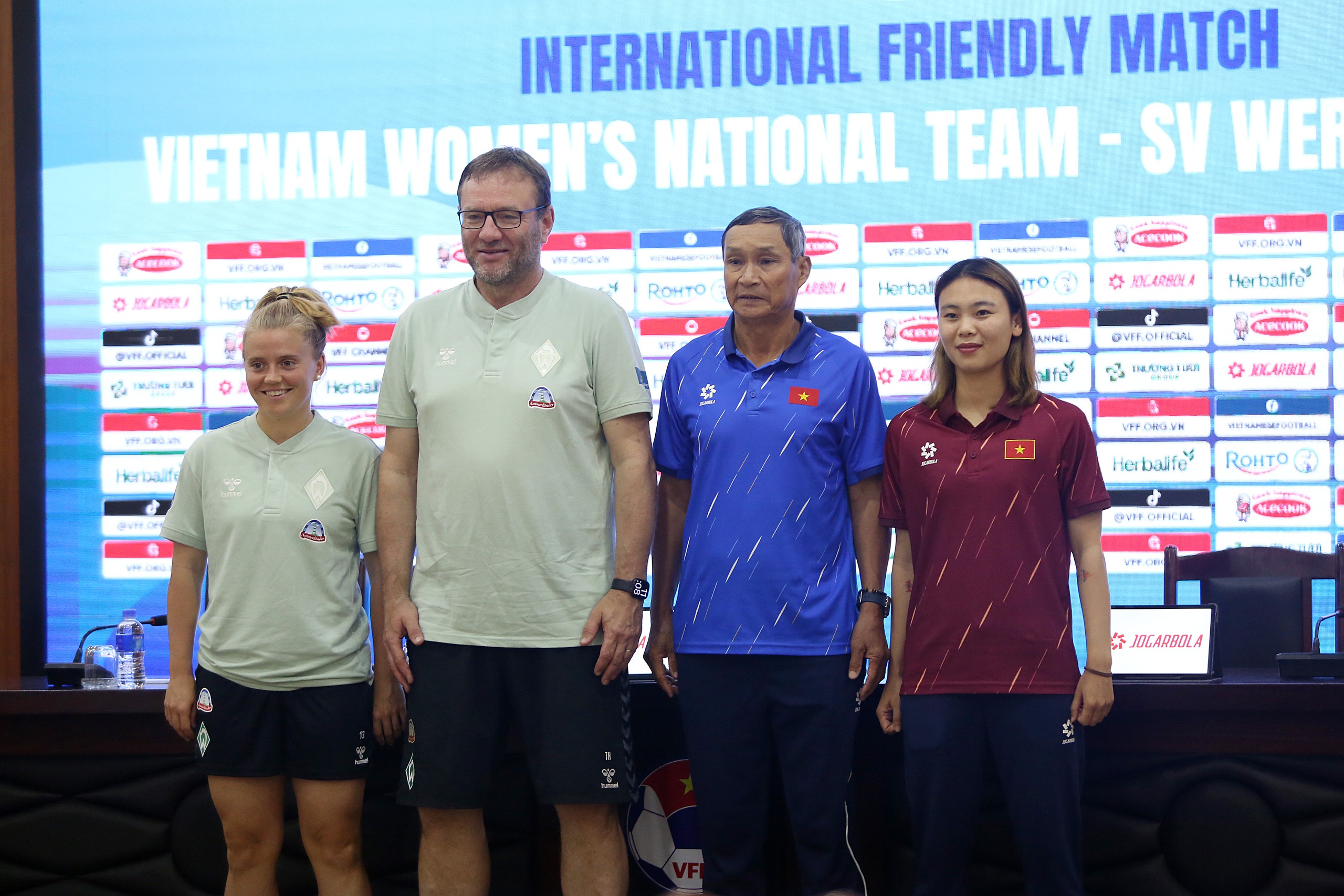 Die vietnamesische Frauen-Nationalmannschaft sucht nach Wegen, ihren Größennachteil auszugleichen - Foto 4. Đội tuyển nữ Việt Nam - Ảnh 2.