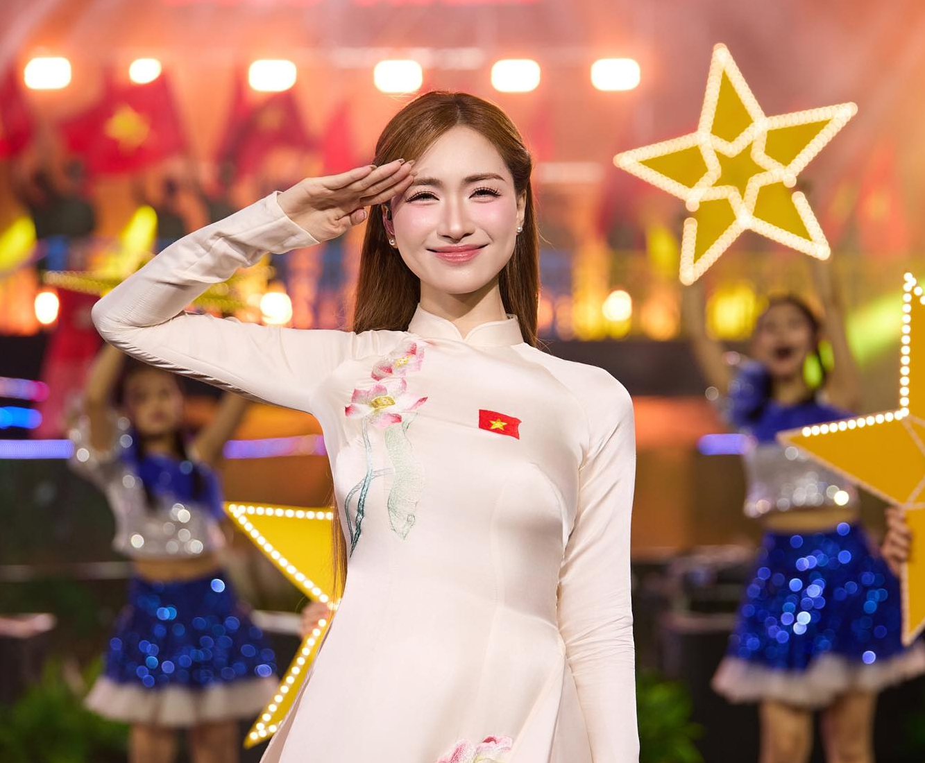 Chương trình nghệ thuật ‘Người là Hồ Chí Minh’ diễn ra trên quảng trường Ba Đình tối 18-5 - Ảnh 1.