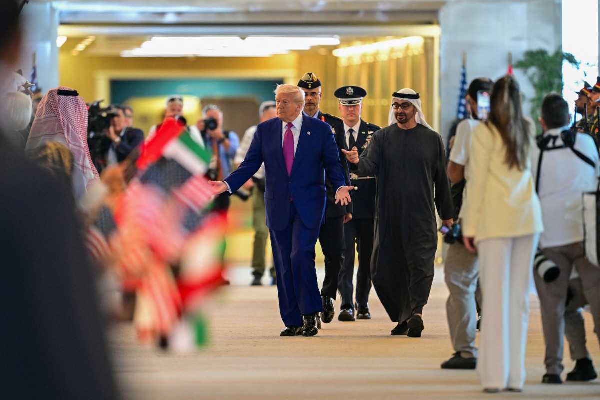 Tổng thống Trump được chào đón bằng điệu 'múa tóc' độc đáo ở UAE - Ảnh 3. Tổng thống Trump - Ảnh 3.