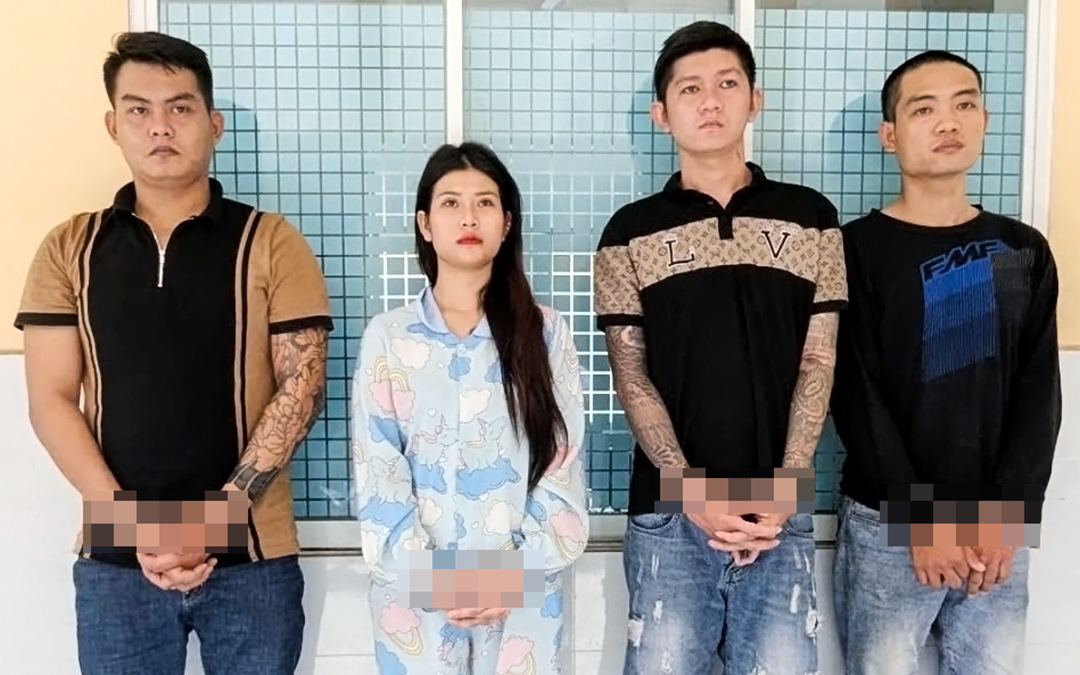 Tìm chủ xe máy trong vụ 'bị chọc ghẹo, cô gái kêu bạn trai đến quán nhậu đánh người' - Ảnh 1. tìm chủ xe máy - Ảnh 1.