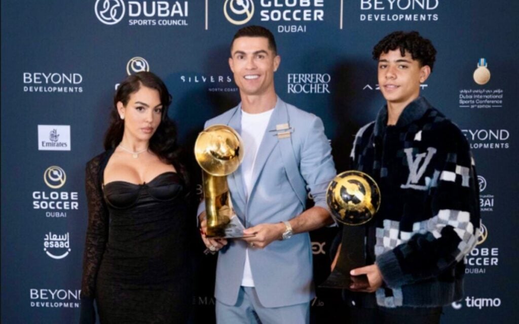 Nhờ đâu con trai Ronaldo mới 14 tuổi đã cao 1m83? - Ảnh 3.