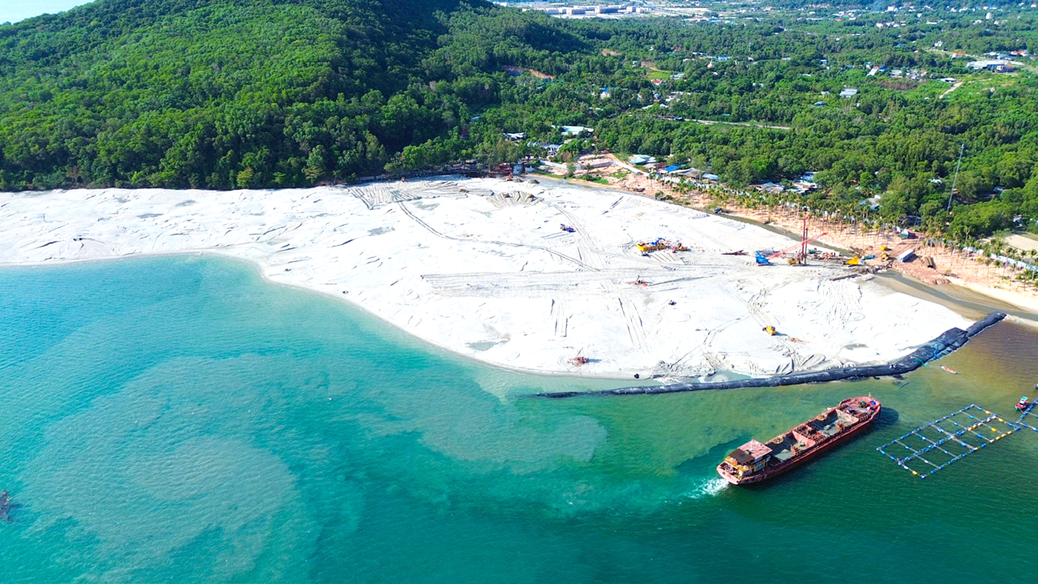 Chính phủ cho phép khai thác khoáng sản làm công trình, dự án đón APEC 2027 ở Phú Quốc - Ảnh 1. phú quốc - Ảnh 1.