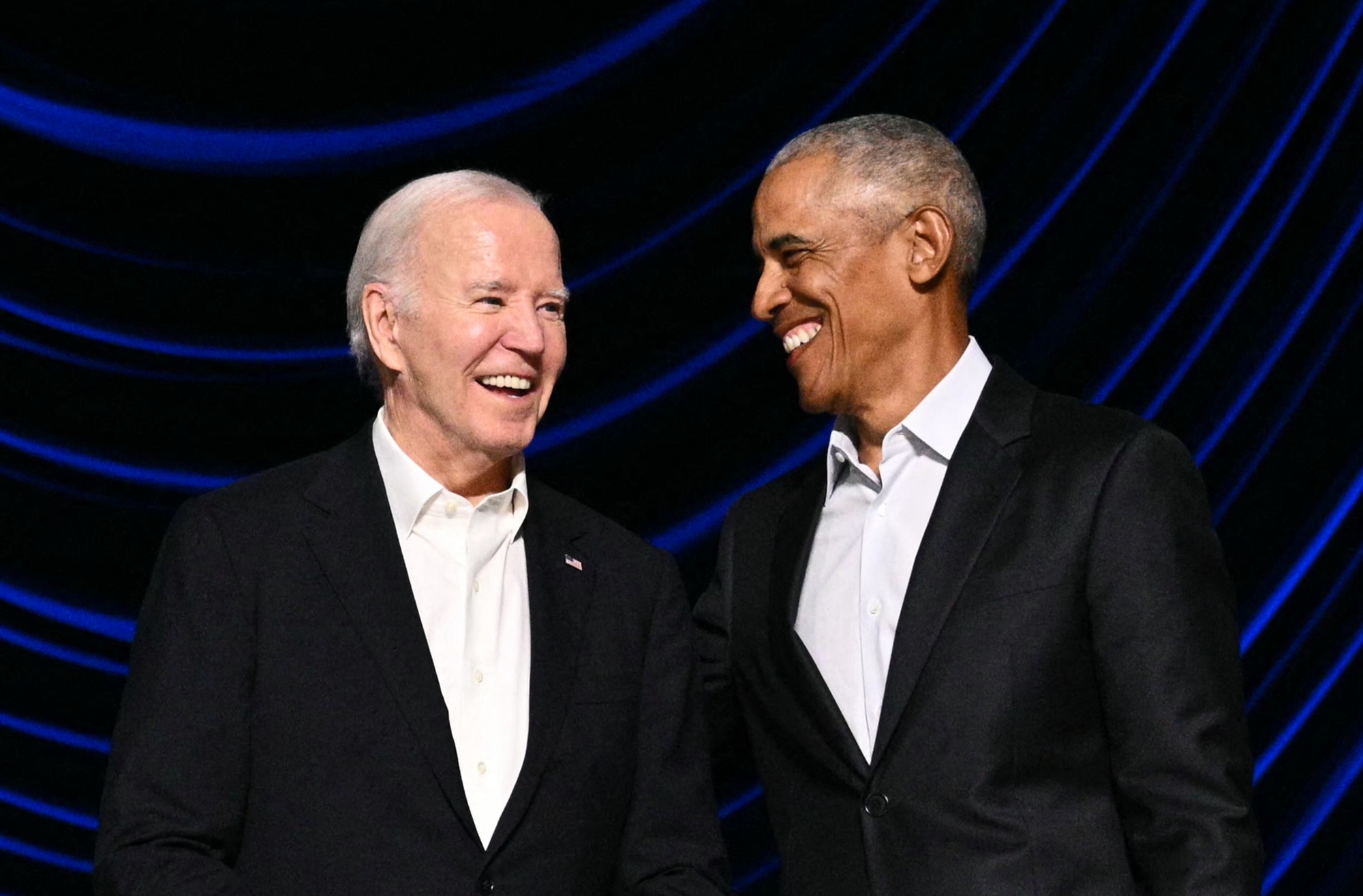 Ông Obama, bà Harris, Clinton gửi lời chúc: Ông Biden là chiến binh, sẽ vượt qua ung thư - Ảnh 1. Ông Obama, bà Harris, Clinton gửi lời chúc: Ông Biden là chiến binh, sẽ vượt qua ung thư - Ảnh 1.