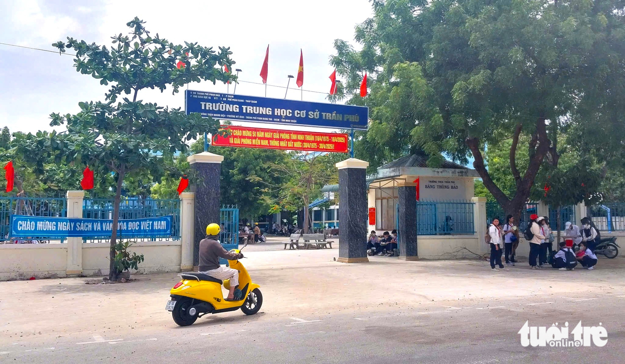 trường học - Ảnh 1.