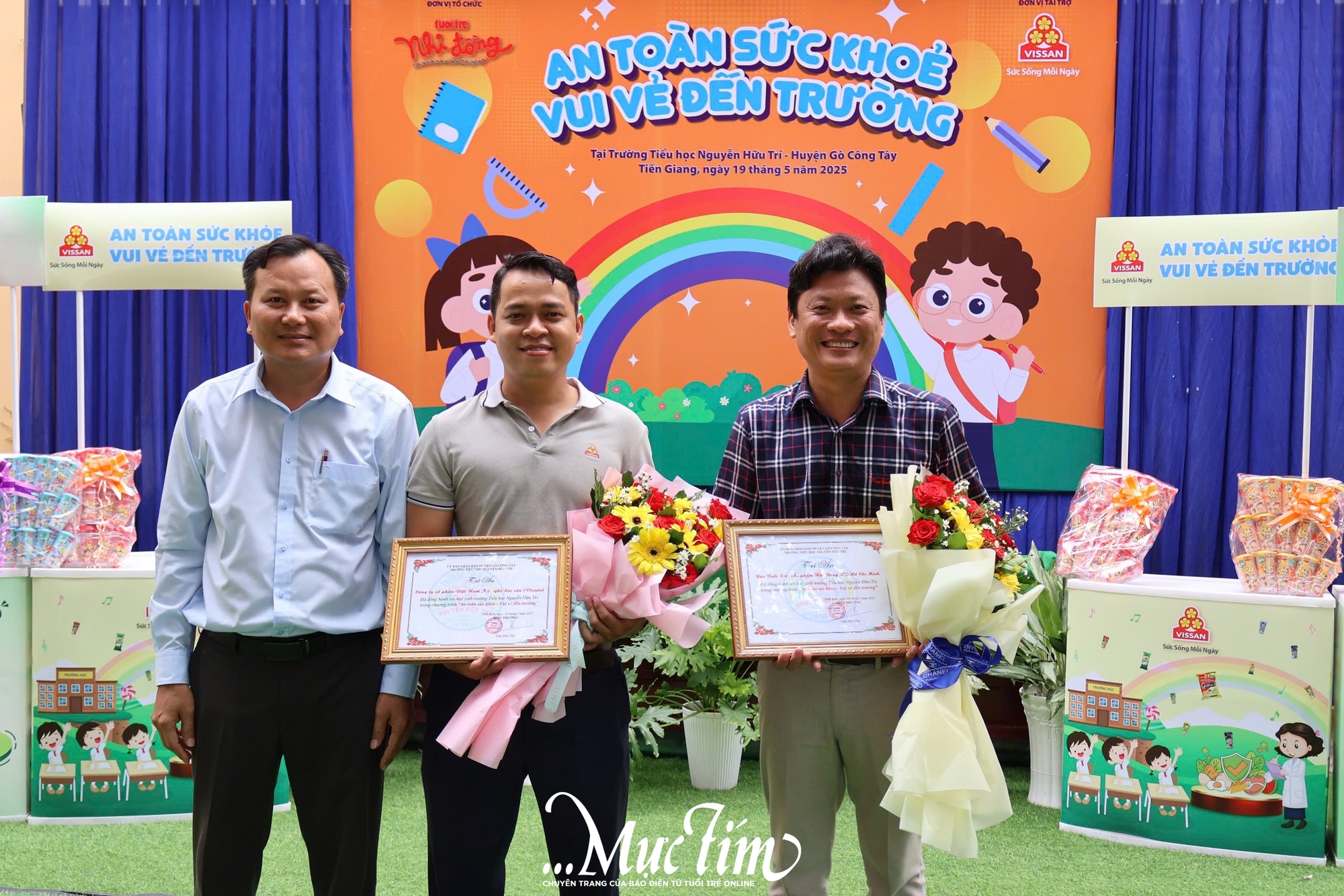 Học sinh Trường tiểu học Nguyễn Hữu Trí sôi nổi nhận diện 4 nhóm chất dinh dưỡng cần thiết - Ảnh 2.