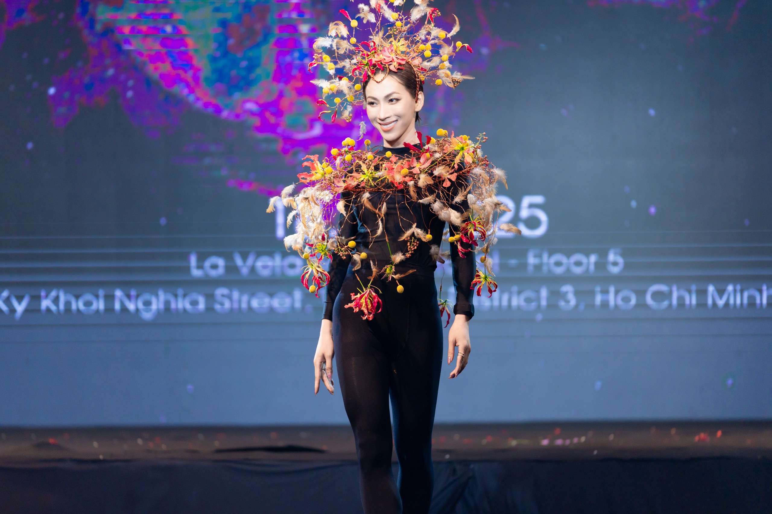 Biến tấu các loài hoa thành tác phẩm nghệ thuật lên thiết kế thời trang - Ảnh 13. thời trang - Ảnh 12.