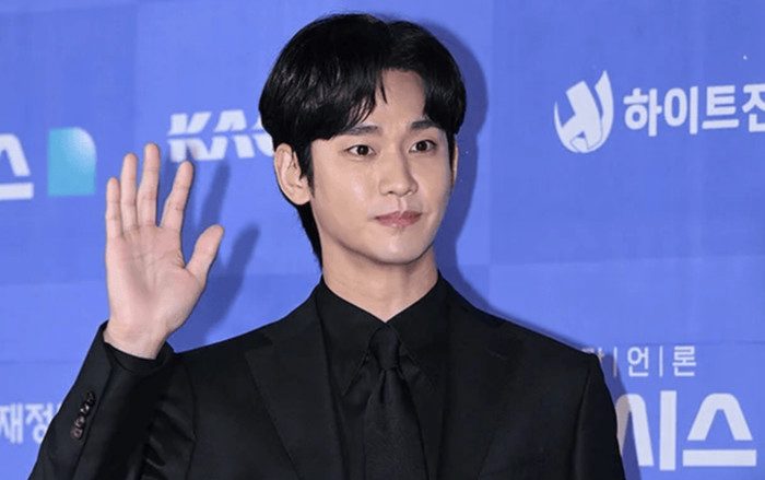 Kim Soo Hyun đối mặt với nguy cơ bị kiện hàng loạt; Chiến sĩ gây sốt trong đại lễ nhắn ngừng gửi quà - Ảnh 5. Thùy Tiên - Ảnh 4.