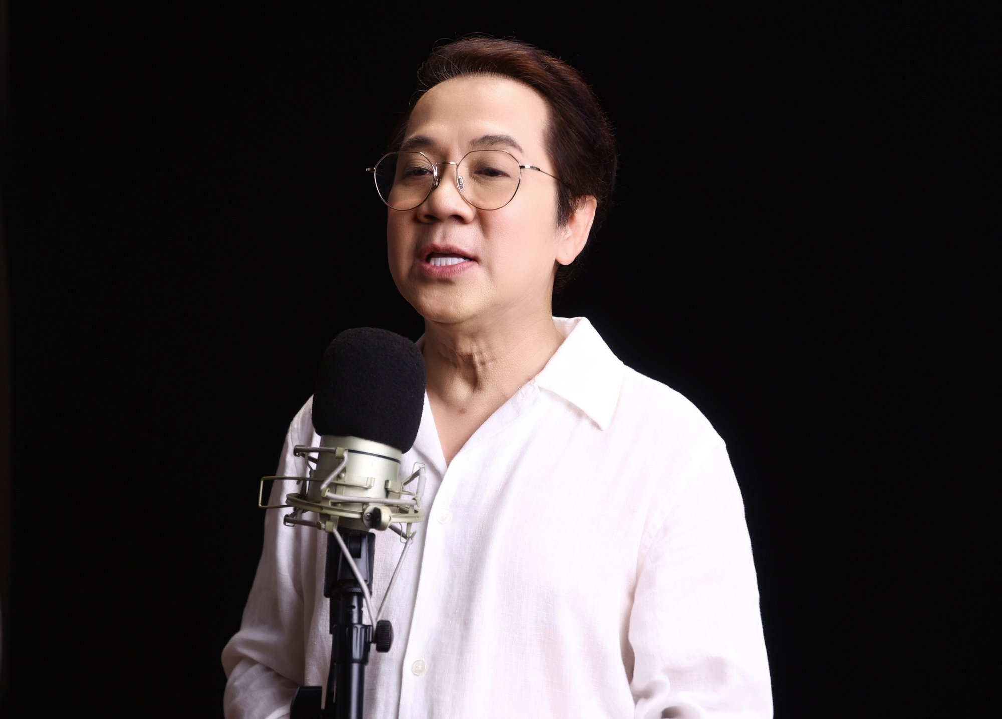 Thành Lộc, Trương Quỳnh Anh và hơn 20 nghệ sĩ góp giọng trong MV Phật giáo - Ảnh 1. Phật giáo - Ảnh 1.