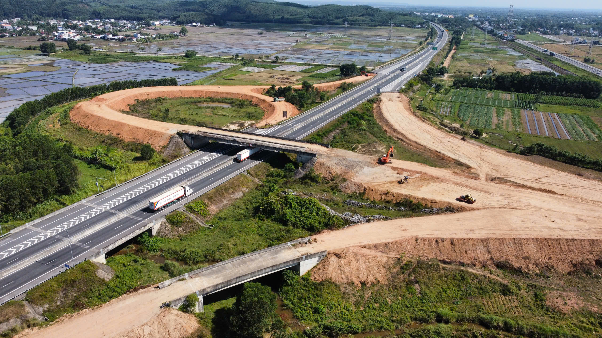 Làm nút giao nối Dung Quất với cao tốc Đà Nẵng - Quảng Ngãi sau 7 năm dang dở - Ảnh 1.