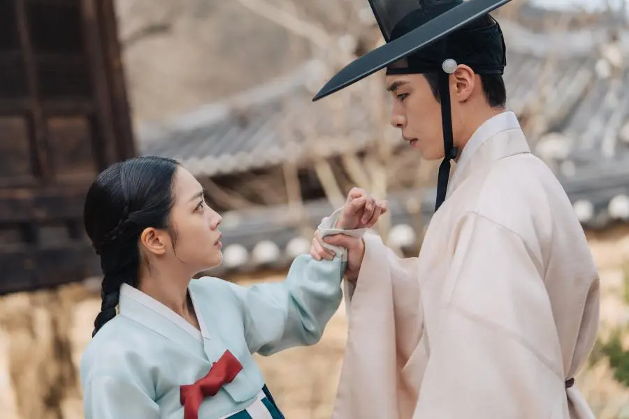 Dù diễn đơ, nữ chính Dear Hongrang vẫn khiến dân tình ghen tỵ bởi điều này