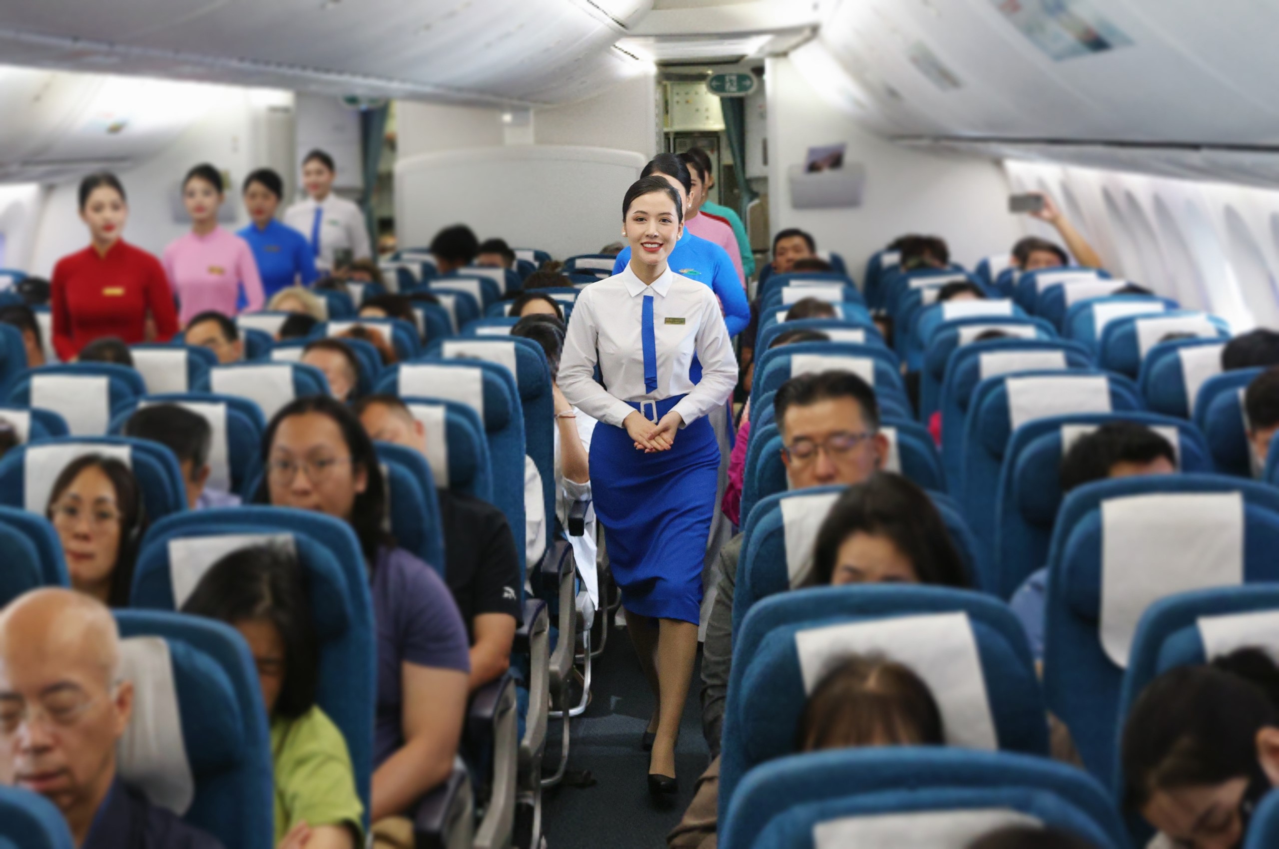 Vietnam Airlines recreates iconic uniforms for nostalgic anniversary ...