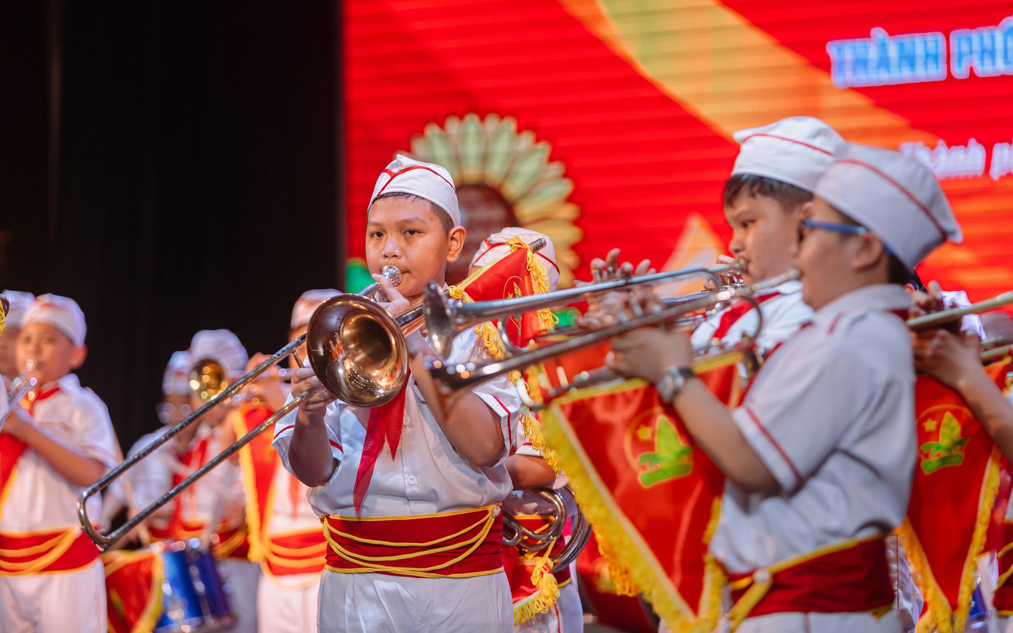 Bùng nổ cảm xúc tại Hội thi nghi thức Đội cụm 4 năm học 2025 - 2026- Ảnh 7.