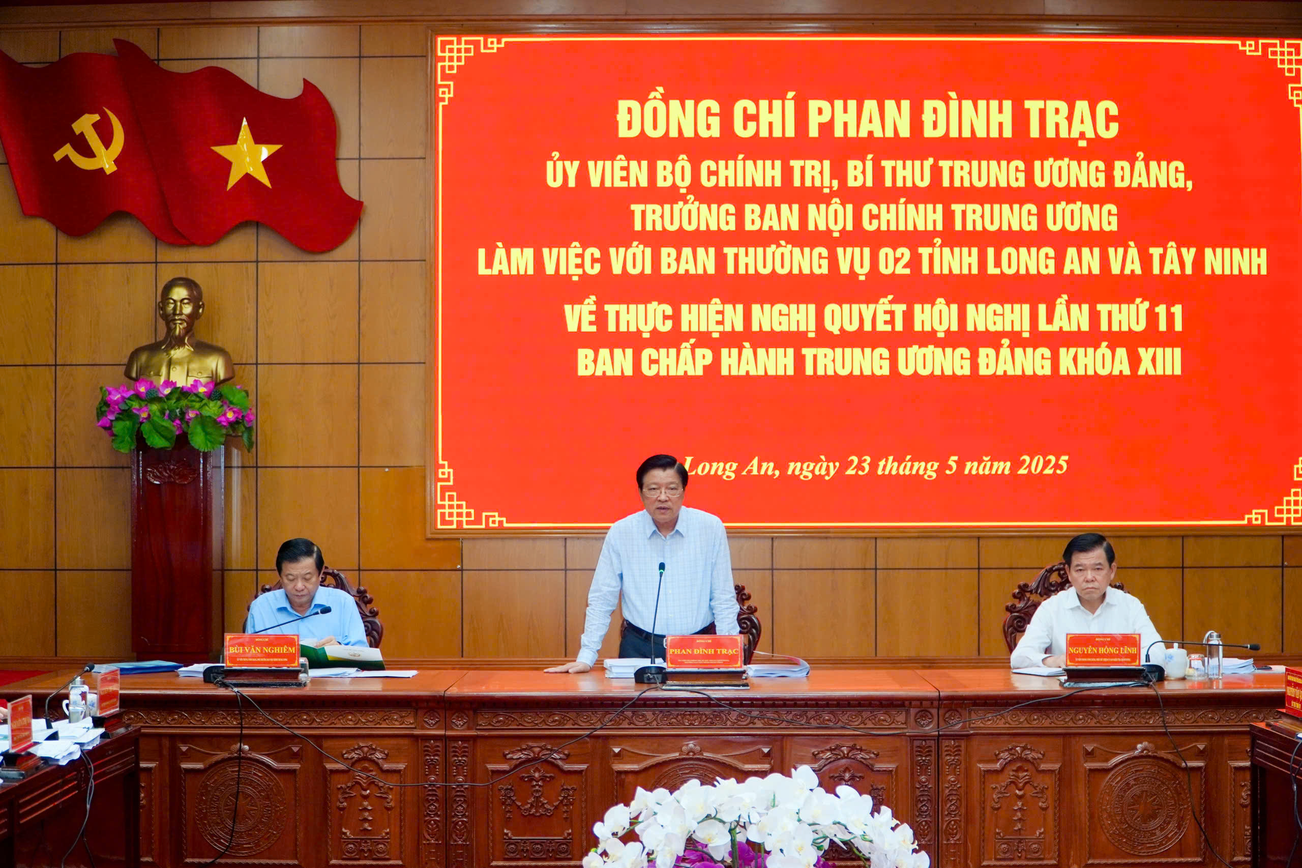 Hợp nhất Long An và Tây Ninh: 'Tránh tư tưởng cục bộ địa phương' - Ảnh 1.