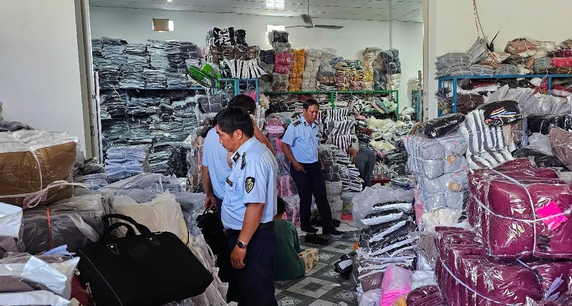 Chống buôn lậu, hàng giả 24-5: Nhà khoa học, cán bộ y tế phải cam kết minh bạch - Ảnh 3.