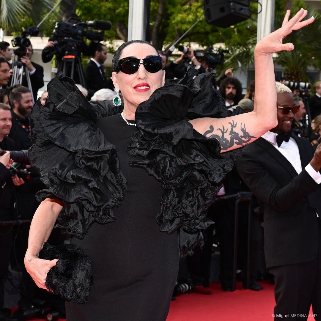 Elle Fanning, Cate Blanchett và dàn sao đổ bộ thảm đỏ bế mạc Cannes 2025 - Ảnh 7. Cannes - Ảnh 7.