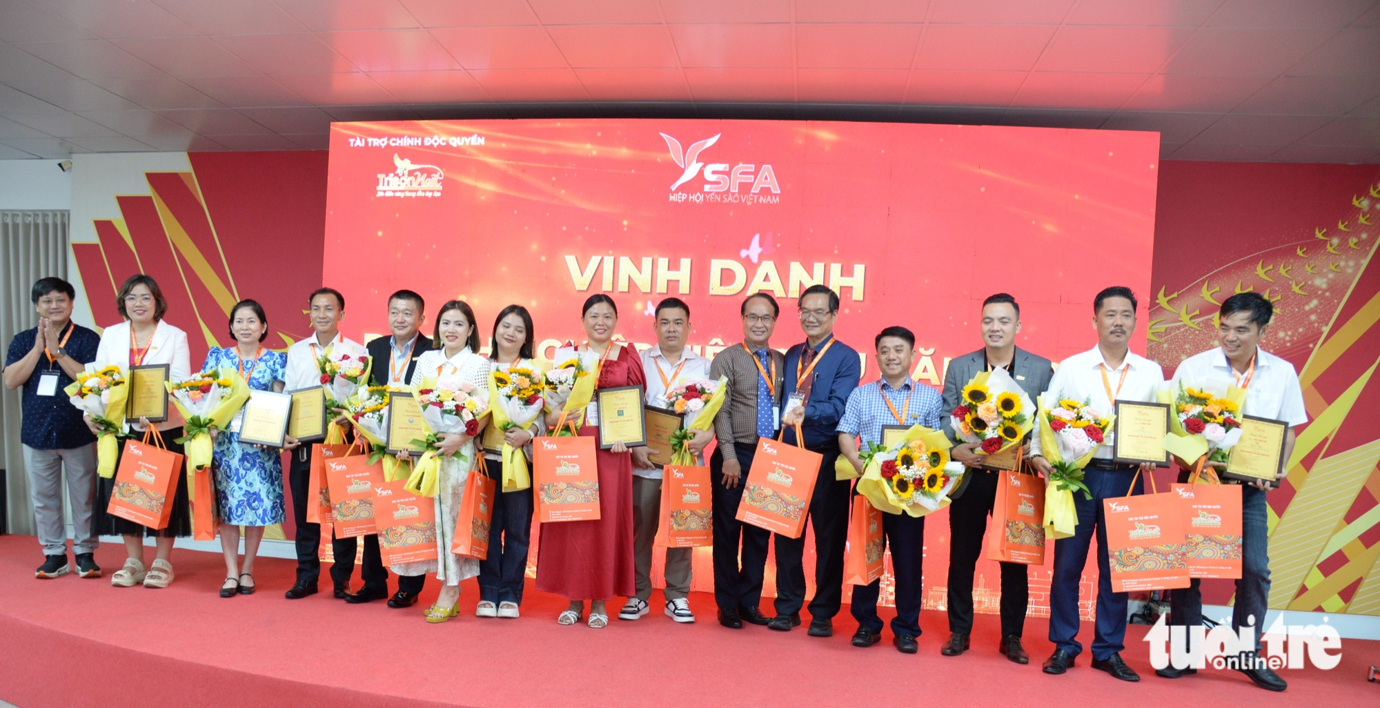 yến sào - Ảnh 1.