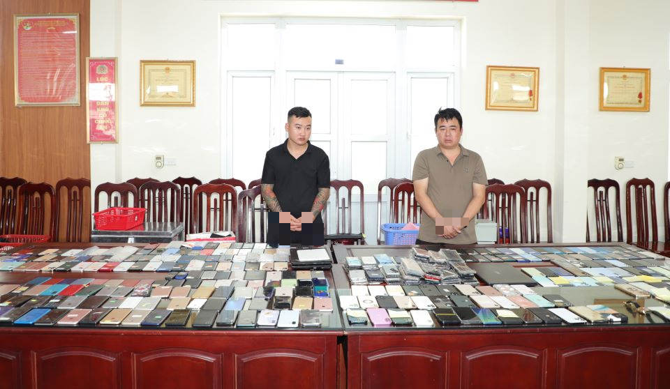 Phá ổ nhóm móc túi, trộm hơn 300 điện thoại ở chùa Tam Chúc, khu du lịch Bái Đính... - Ảnh 1. Phá ổ nhóm móc túi, trộm hơn 300 điện thoại ở chùa Tam Chúc, khu du lịch Bái Đính... - Ảnh 1.