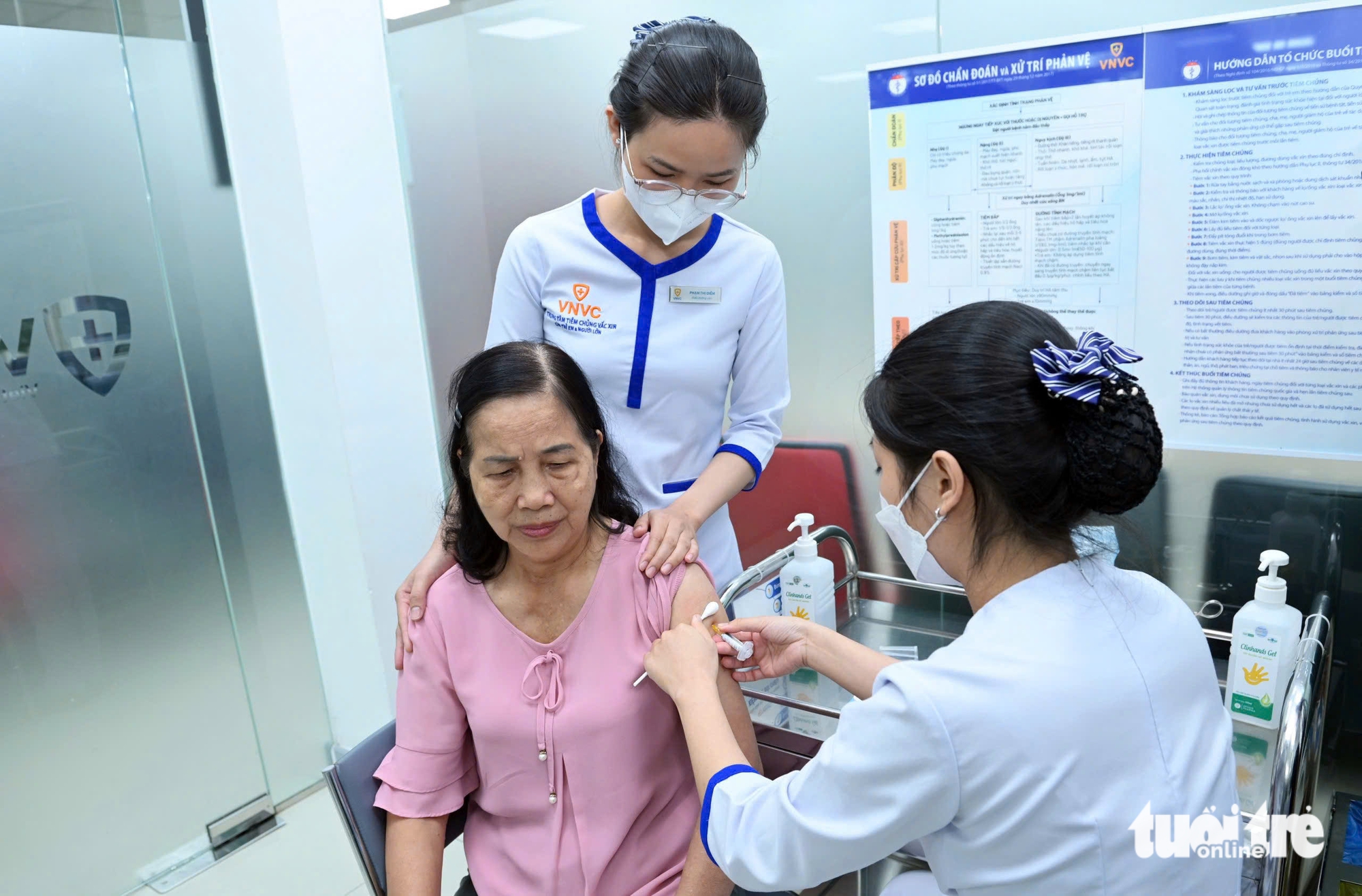 COVID-19, sốt xuất huyết gia tăng, Bộ Y tế ra công văn hỏa tốc - Ảnh 1.