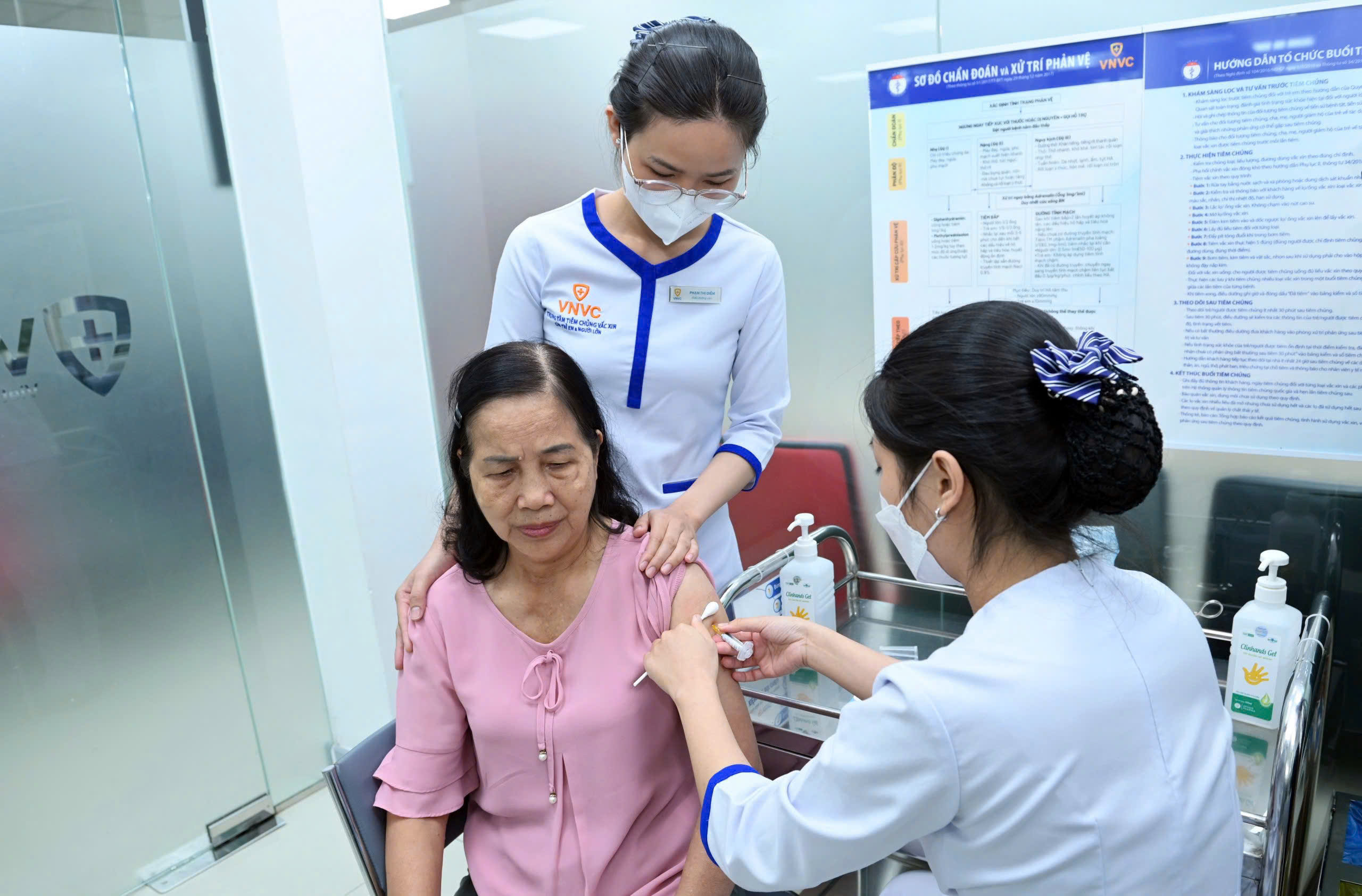 COVID-19, sốt xuất huyết gia tăng, Bộ Y tế ra công văn hỏa tốc - Ảnh 1. COVID-19, sốt xuất huyết gia tăng, Bộ Y tế ra công văn hỏa tốc - Ảnh 1.