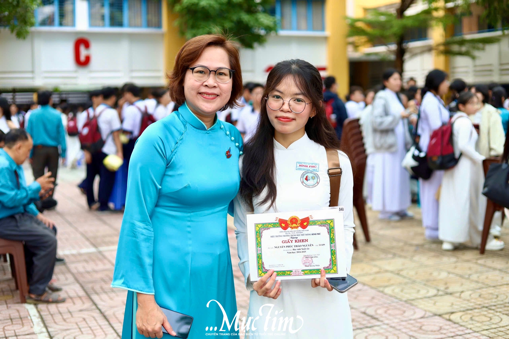 Ấm áp lễ kỷ niệm 25 năm thành lập Trường THPT Bình Phú- Ảnh 15.