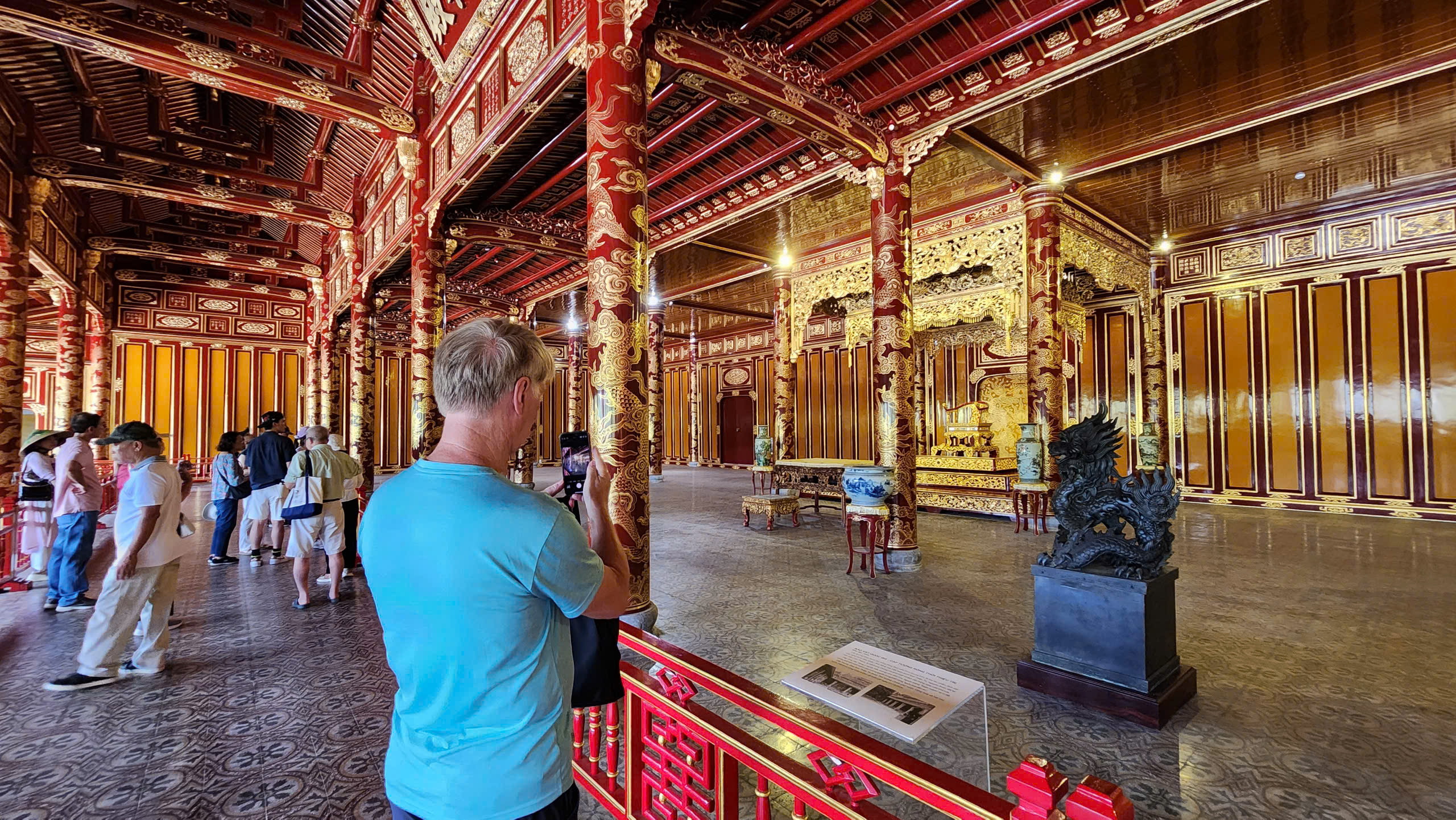 Ngai vàng triều Nguyễn - Ảnh 1.