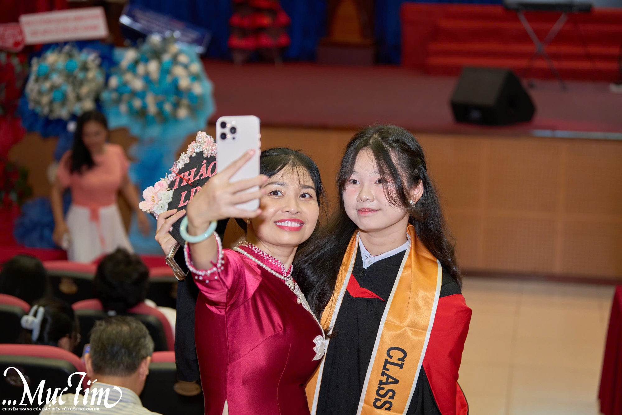 Cô giáo phát biểu trong lễ trưởng thành: 'Học sinh gọi tôi là má, mẫu hậu...' - Ảnh 6.