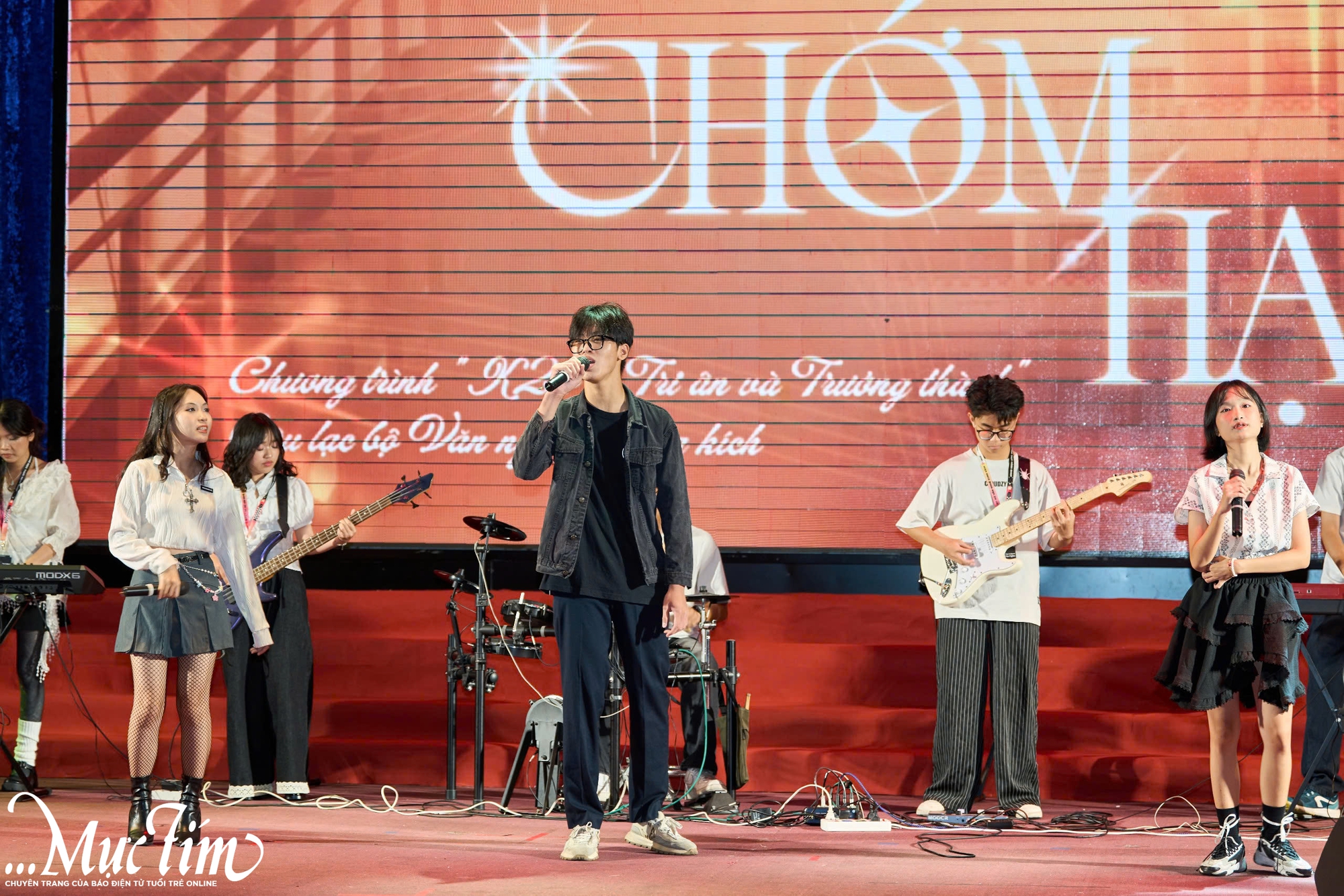 Cô giáo phát biểu trong lễ trưởng thành: 'Học sinh gọi tôi là má, mẫu hậu...' - Ảnh 7.