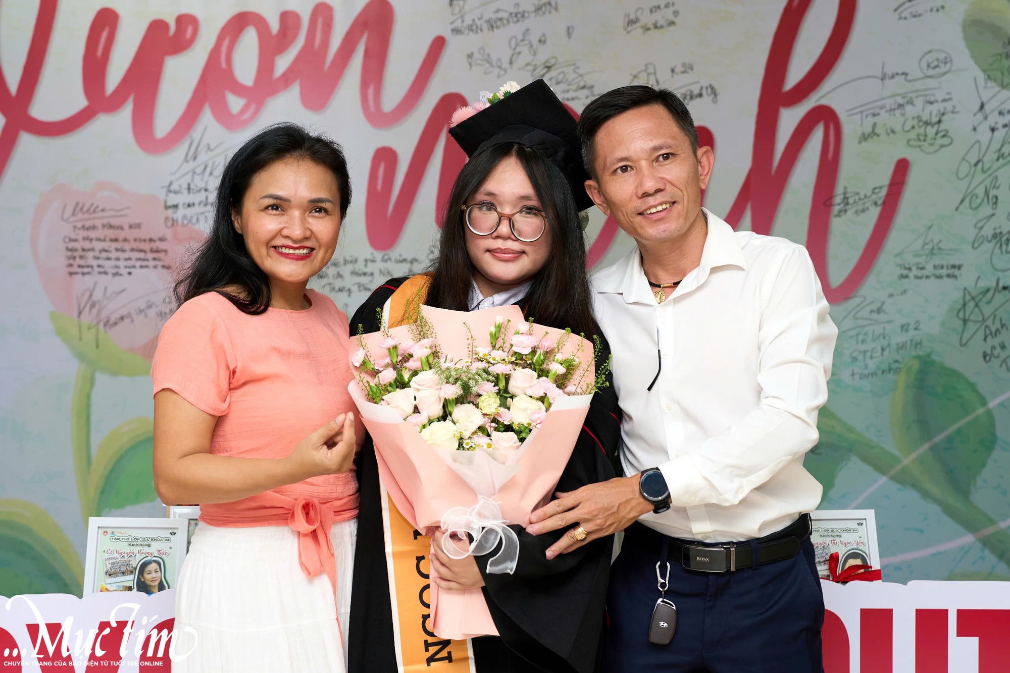 Cô giáo phát biểu trong lễ trưởng thành: 'Học sinh gọi tôi là má, mẫu hậu...' - Ảnh 12.