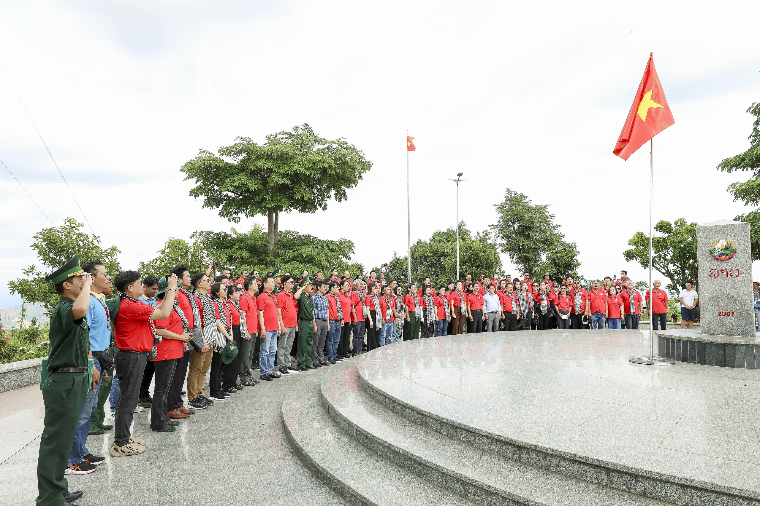 lễ chào cờ  - Ảnh 1.