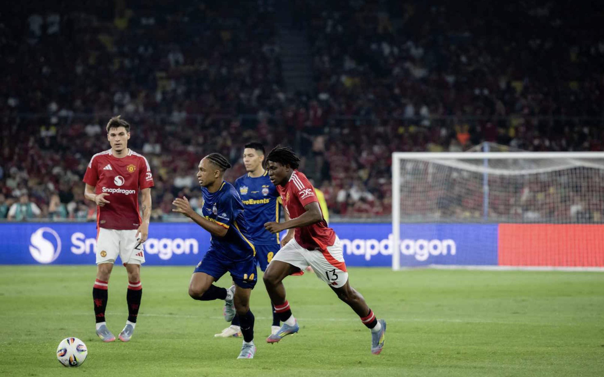 Barcelona mượn Rashford từ Man United - Ảnh 2.