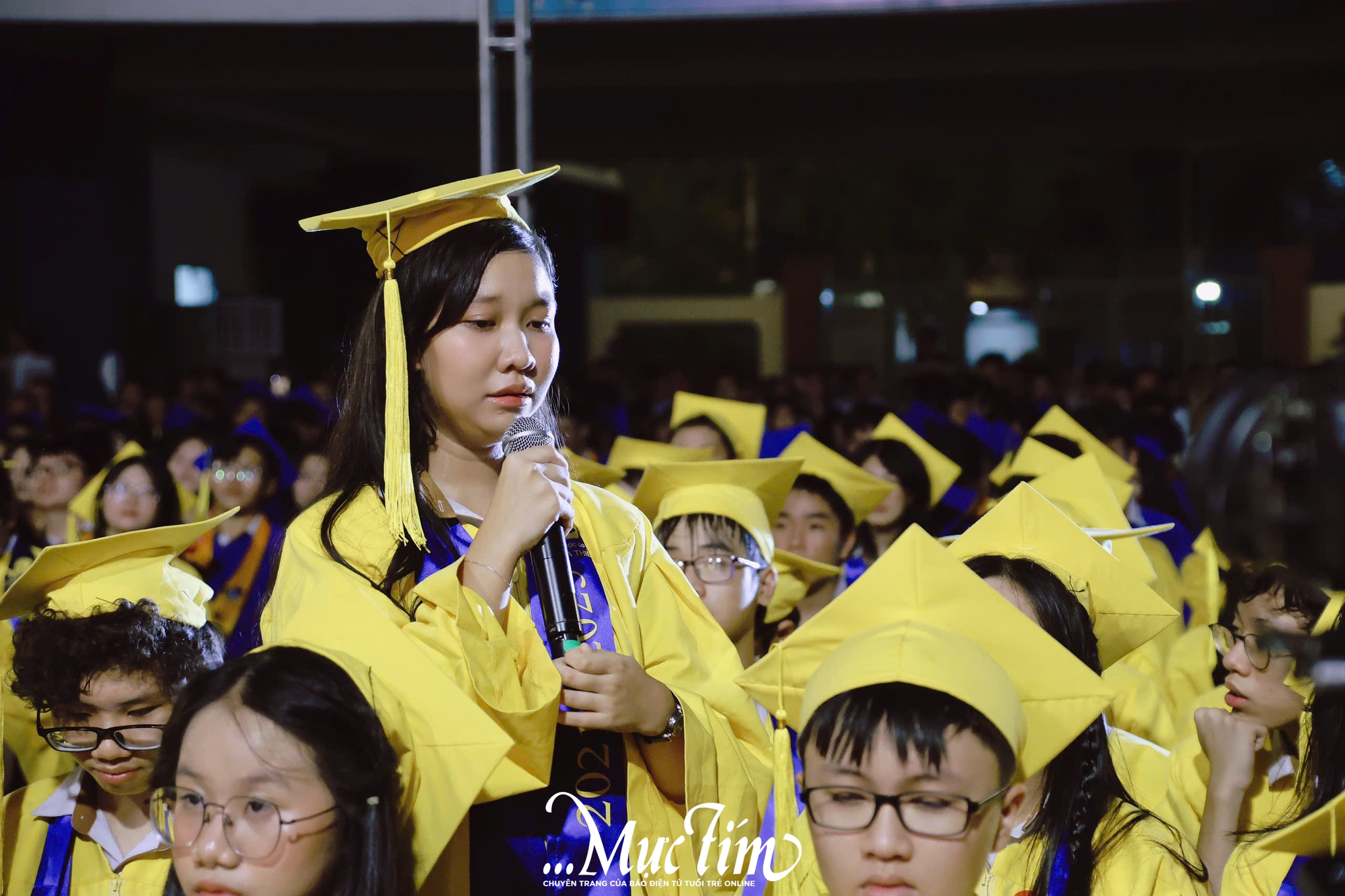 Những cái ôm cảm xúc tại lễ tri ân Trường THCS Nguyễn Gia Thiều- Ảnh 5.
