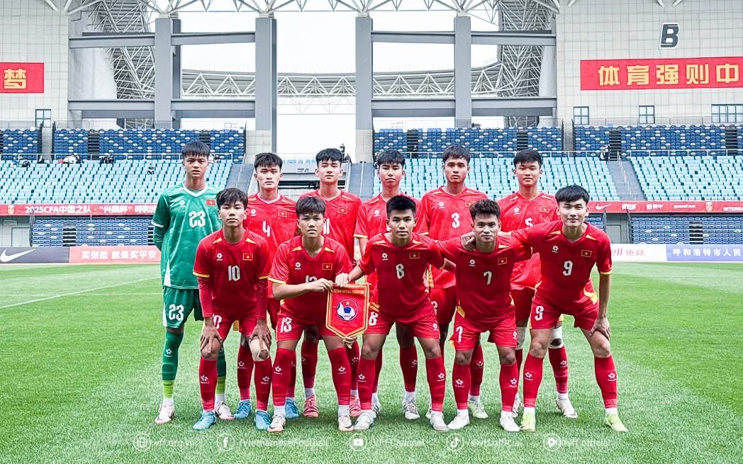 Con trai cầu thủ Quang Hải ghi bàn, U16 Việt Nam - Ảnh 2.