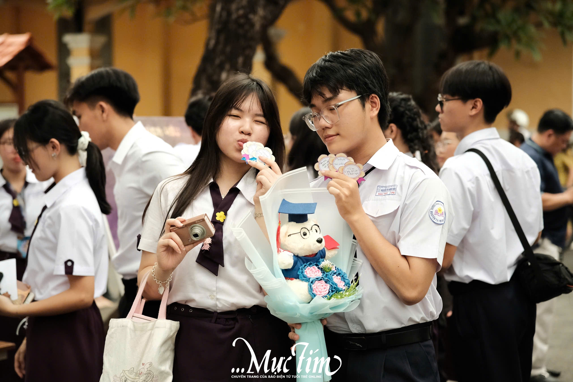 Lễ ra trường nhiều cảm xúc của 'thế hệ tiên phong' Minh Khai- Ảnh 8.