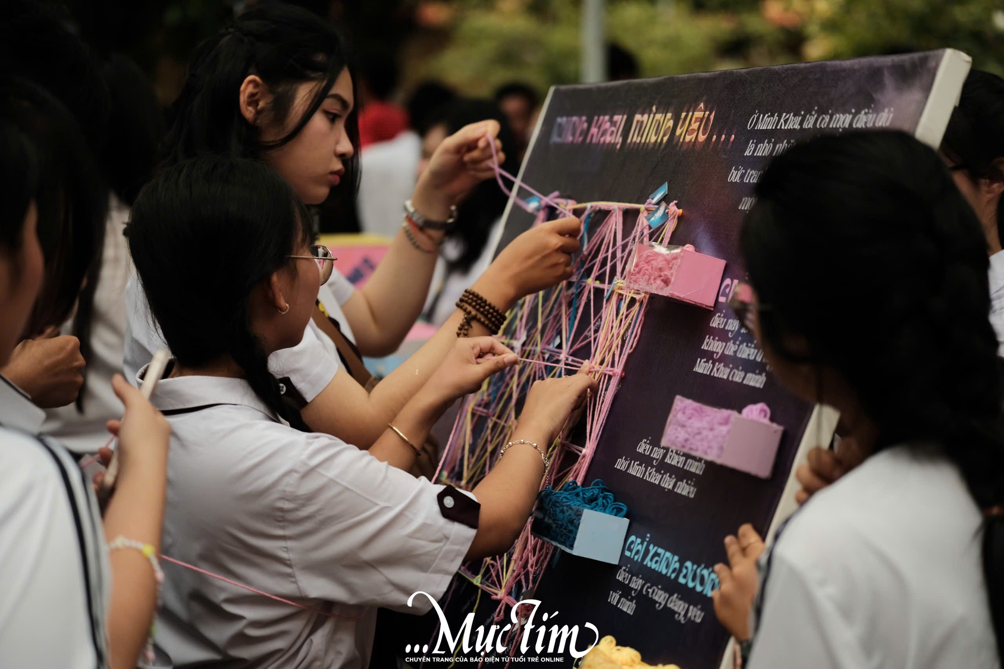 Lễ ra trường nhiều cảm xúc của 'thế hệ tiên phong' Minh Khai- Ảnh 10.