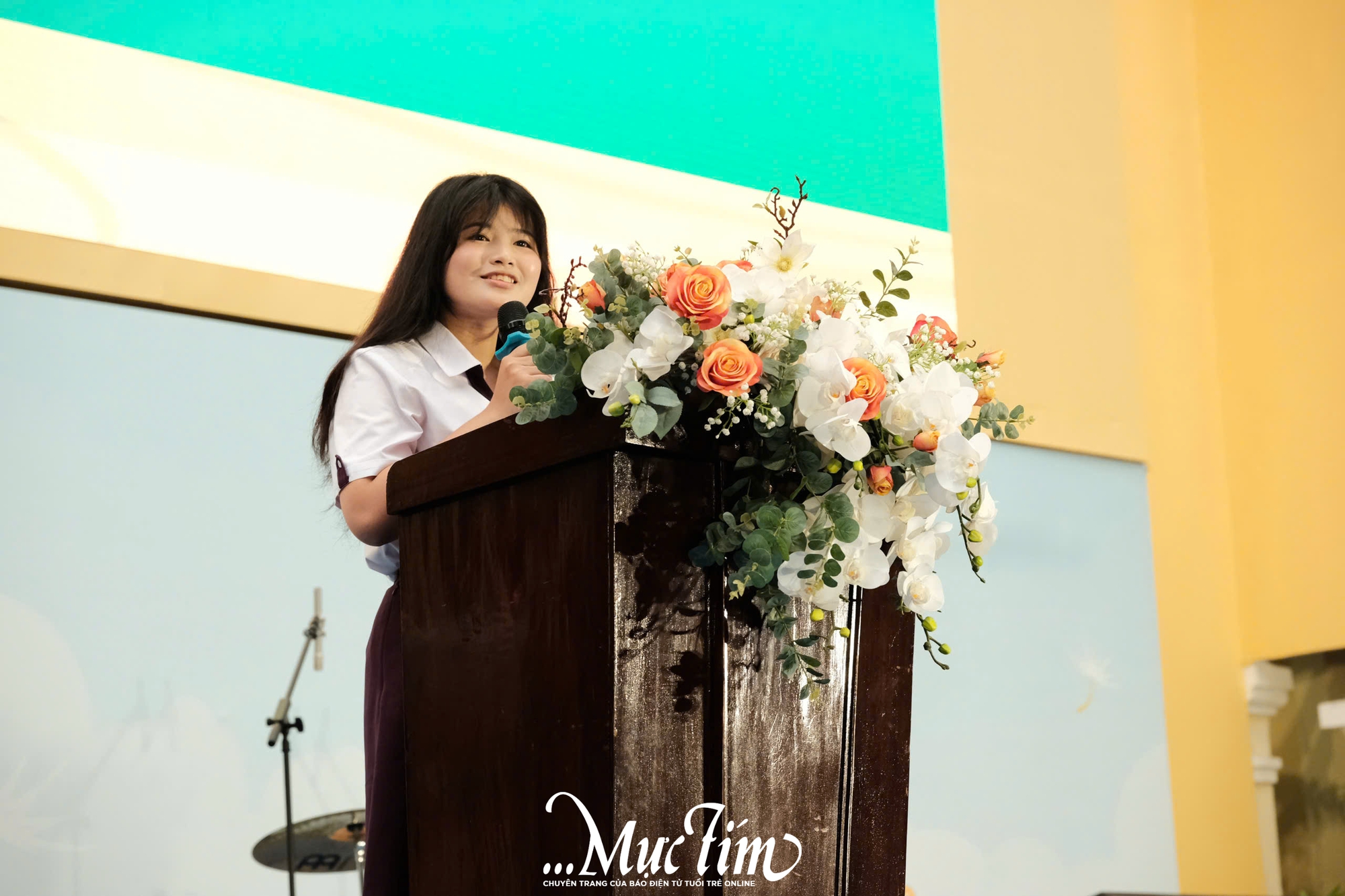 Lễ ra trường nhiều cảm xúc của 'thế hệ tiên phong' Minh Khai- Ảnh 20.
