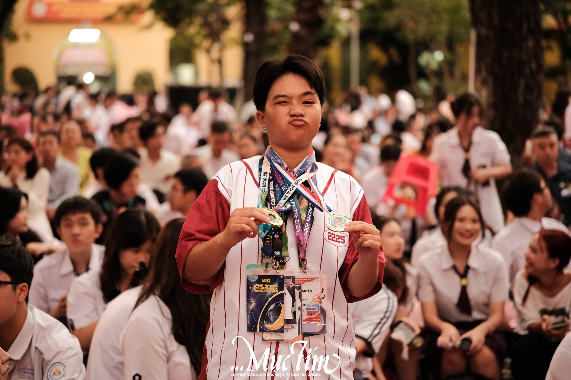 Lễ ra trường nhiều cảm xúc của 'thế hệ tiên phong' Minh Khai- Ảnh 26.