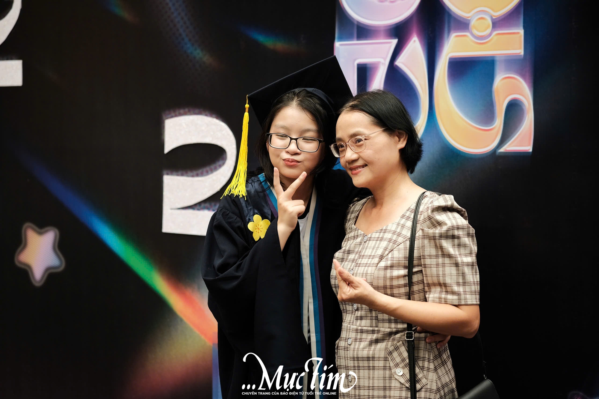 Lễ ra trường nhiều cảm xúc của 'thế hệ tiên phong' Minh Khai- Ảnh 4.