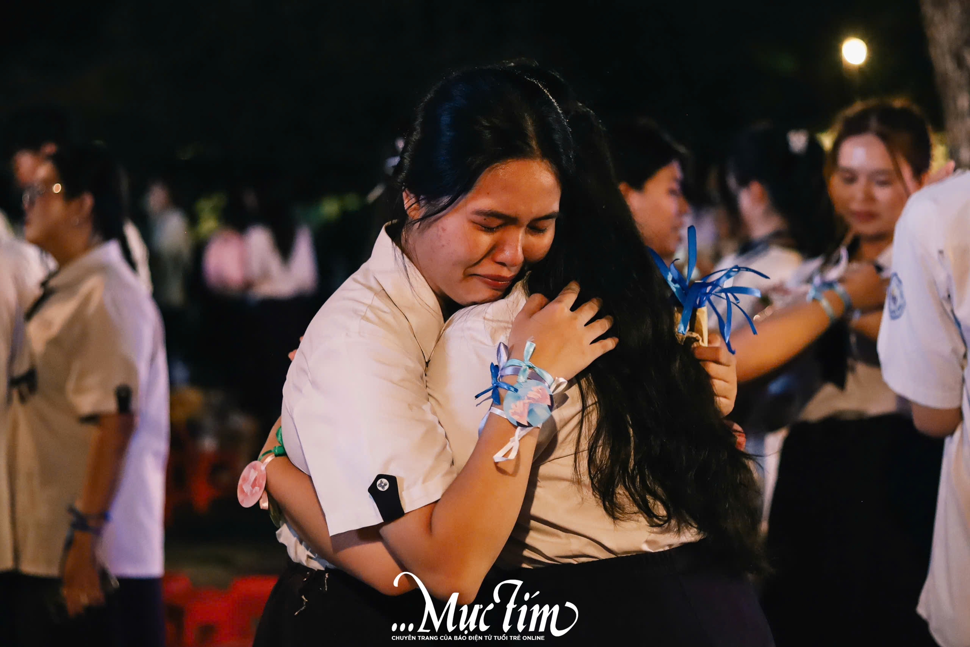 Lễ ra trường nhiều cảm xúc của 'thế hệ tiên phong' Minh Khai- Ảnh 23.