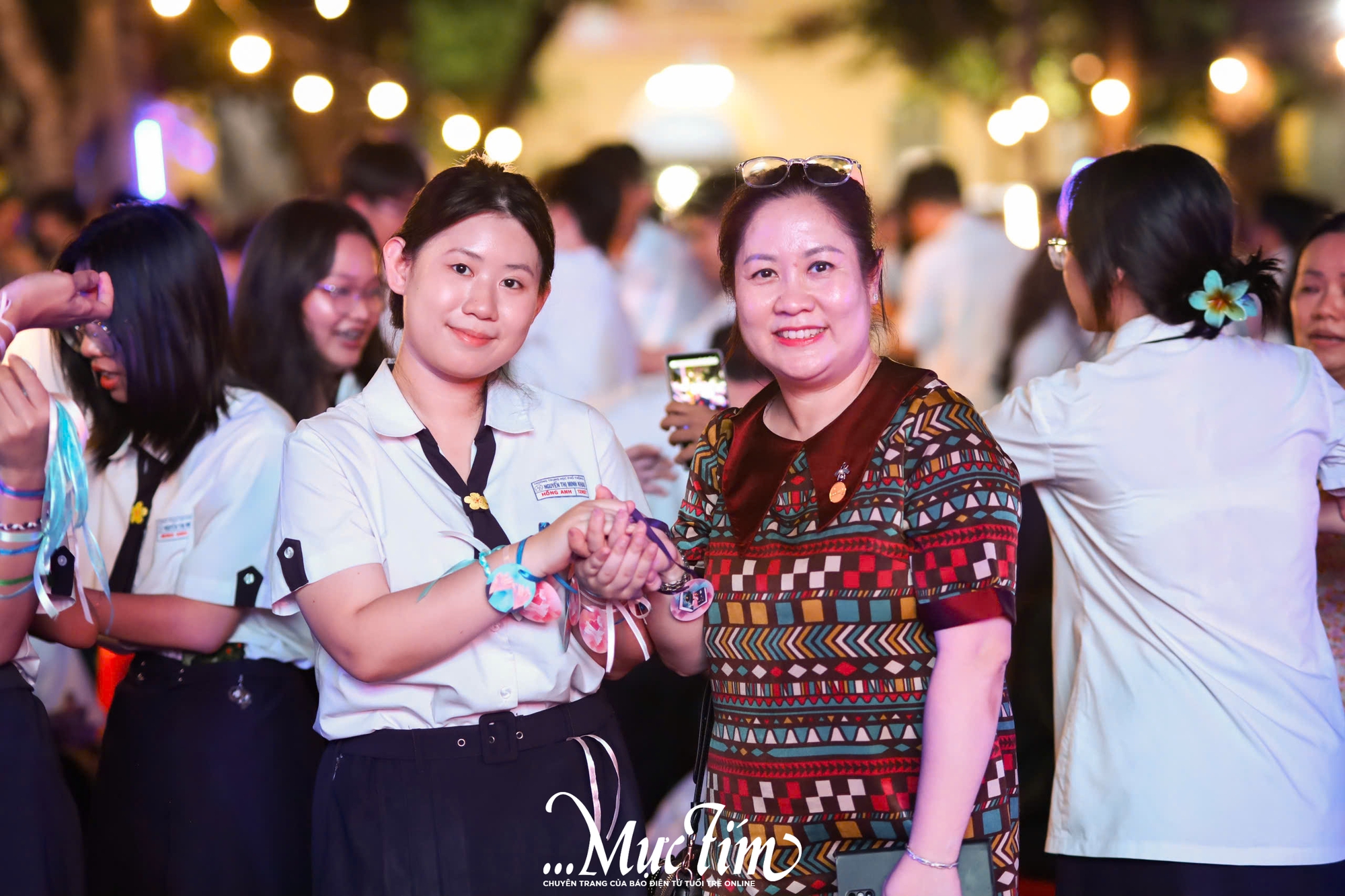 Lễ ra trường nhiều cảm xúc của 'thế hệ tiên phong' Minh Khai- Ảnh 42.