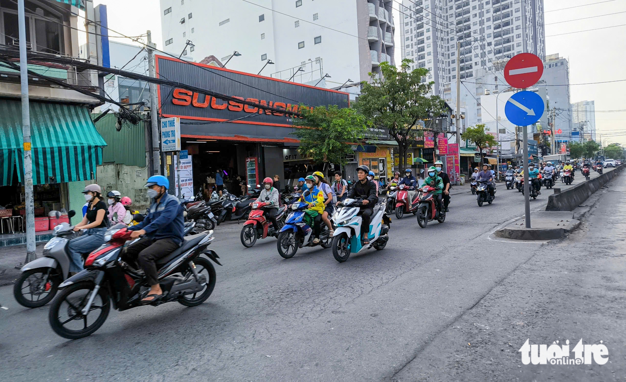đường Huỳnh Tấn Phát - Ảnh 1.