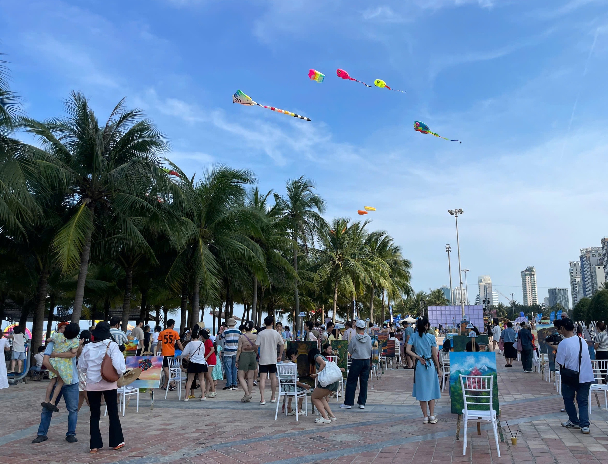 Chuyến bay đến Đà Nẵng tăng mạnh dịp lễ 30-4, đường bay quốc tế gấp 3 lần nội địa - Ảnh 1.