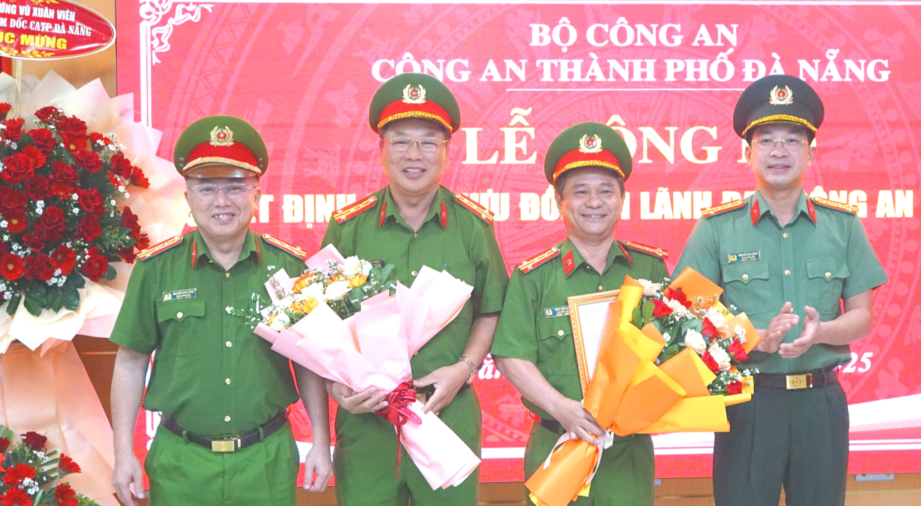2 phó giám đốc Công an Đà Nẵng nghỉ hưu trước tuổi - Ảnh 1.