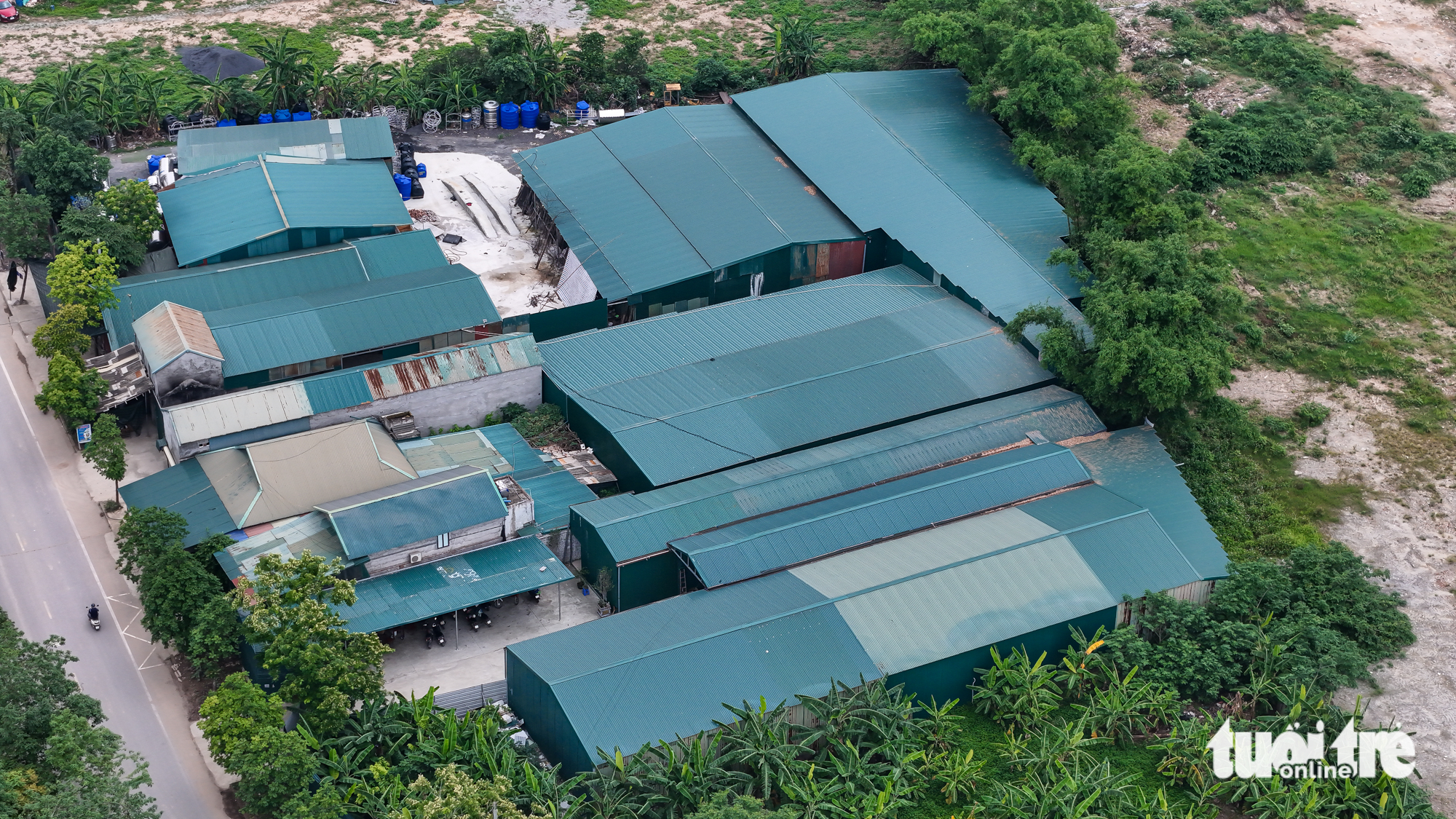 Đất nông nghiệp ở Hà Nội bị đổ thải 'tan nát', san gạt nham nhở như công trường - Ảnh 9.