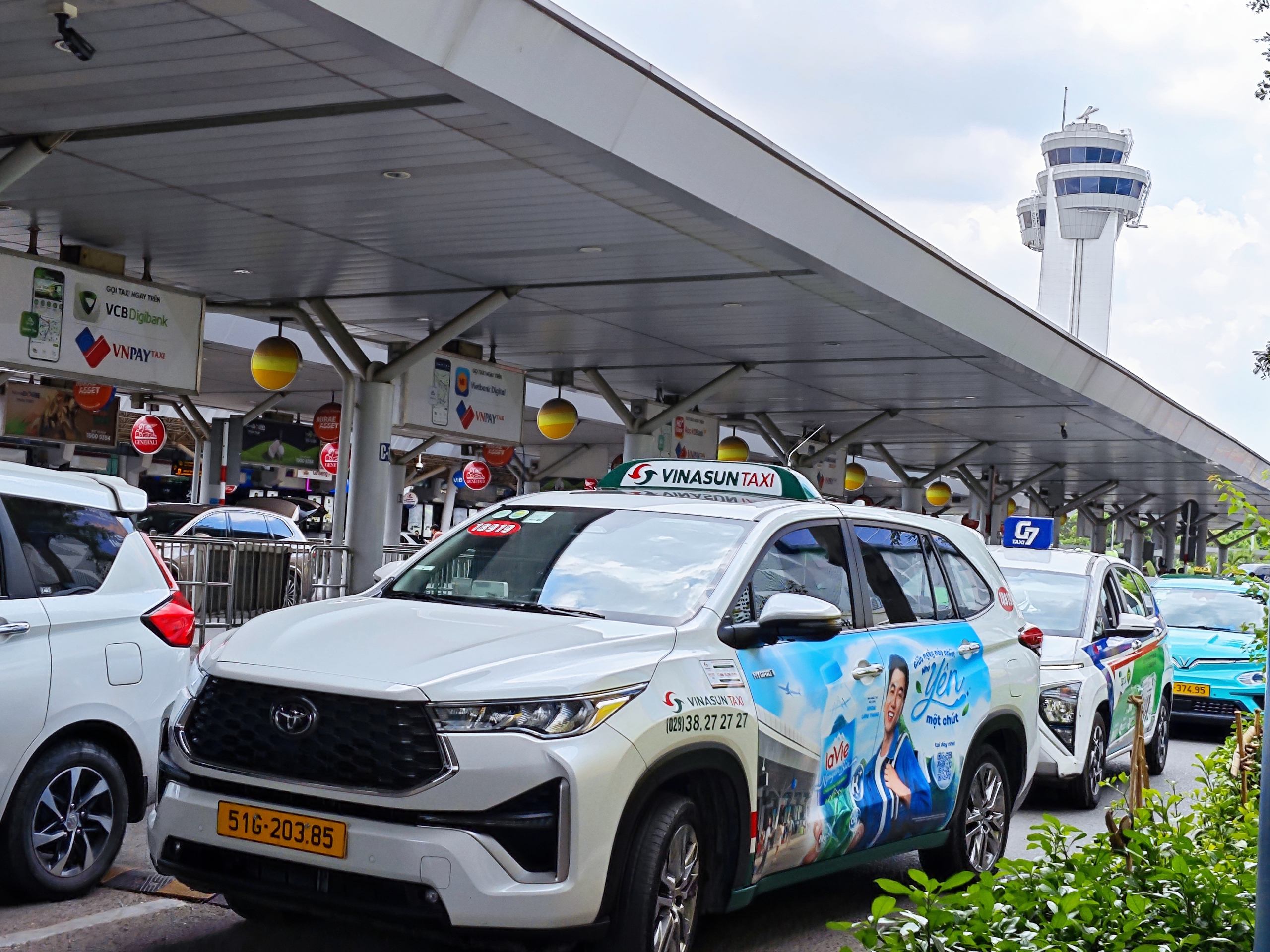 Taxi trước áp lực đua vốn, đầu tư trăm tỉ thay đổi dòng xe mới - Ảnh 1.